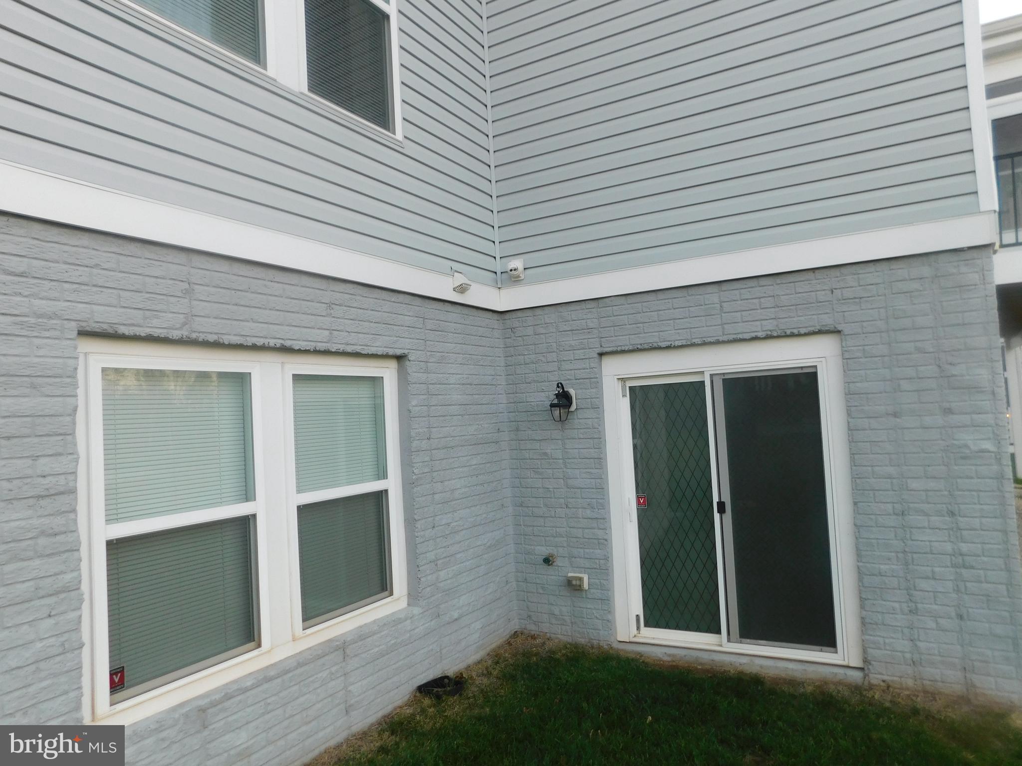 WESTBURY GLEN - Residential Lease