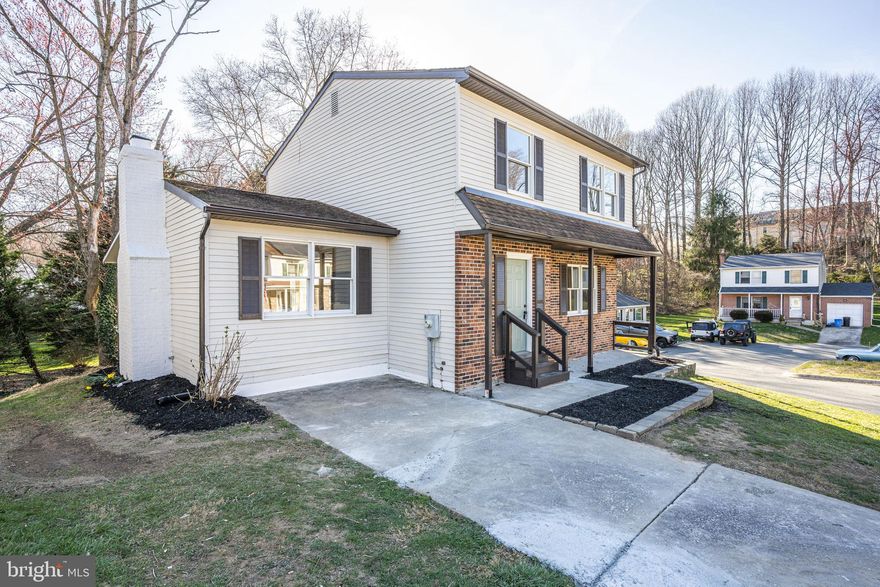 Charming Colonial - Renovated with Modern Design

This delightful colonial residence boasts 3 bedrooms, 4 bathrooms (2 full 2 half), and has undergone a complete renovation with a clean and modern aesthetic.

As you enter, you'll be greeted by an open layout seamlessly connecting the dining area and brand-new kitchen. The kitchen features top-of-the-line SLS appliances and a stunning tile backsplash, adding a touch of elegance to your culinary space.

The entire home features new flooring, providing a fresh and contemporary feel throughout. The finished basement adds extra space for entertainment, relaxation, or a home office.

Nestled in a private area, this house is still close to everything! Don't miss the opportunity to make this charming house your new home sweet home!