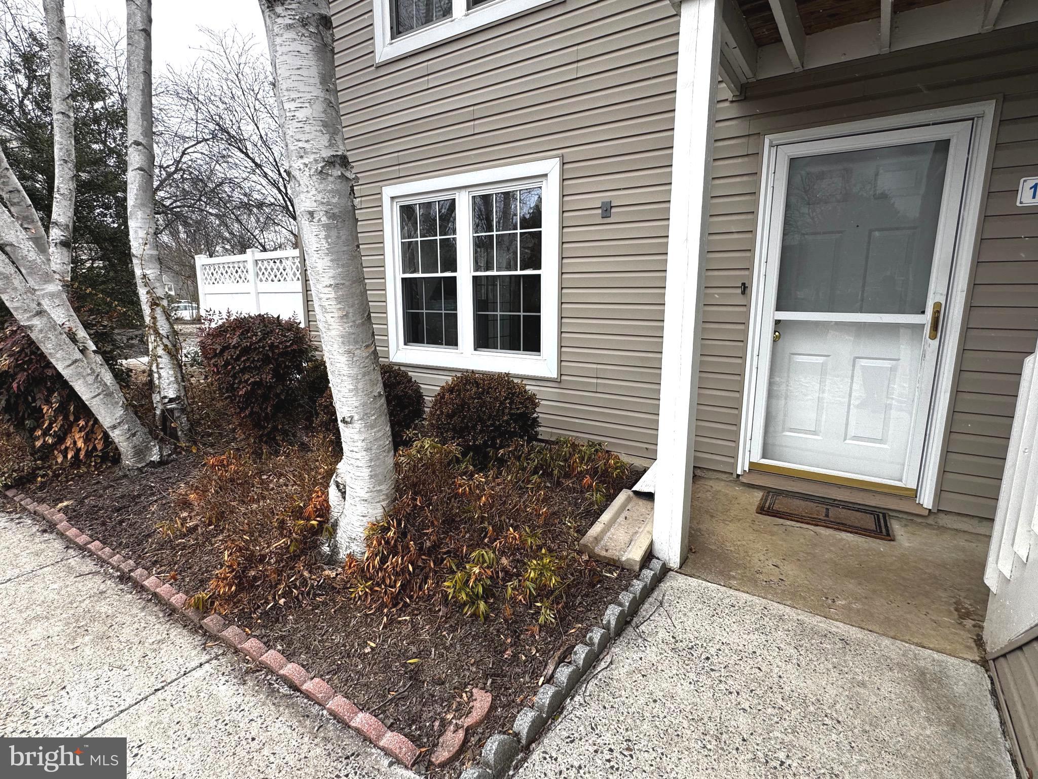 VILLAGE SHIRES - Residential Lease