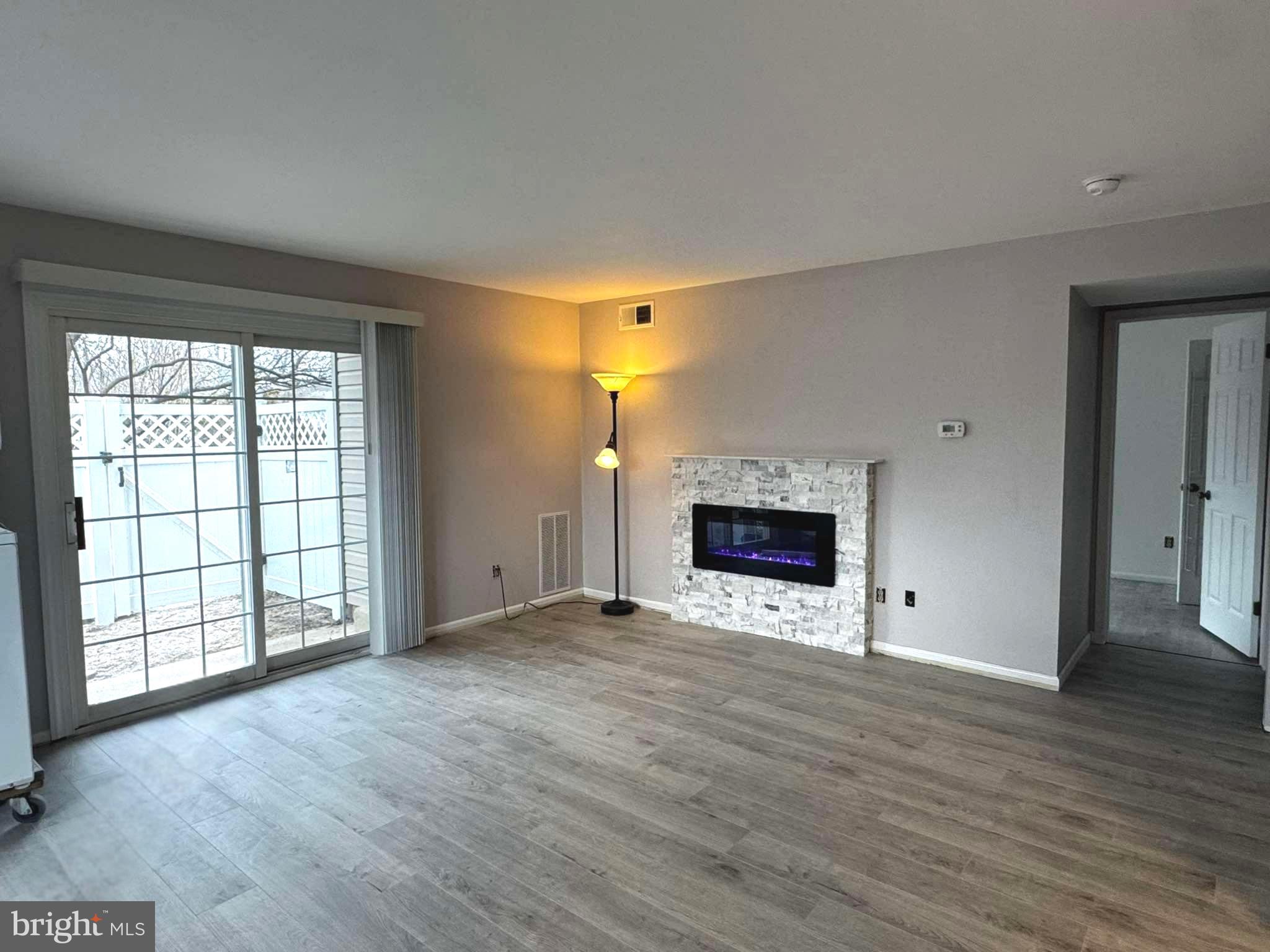 VILLAGE SHIRES - Residential Lease