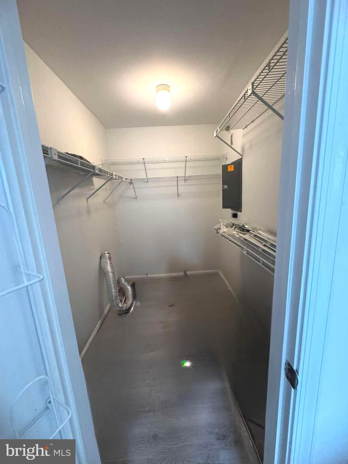 VILLAGE SHIRES - Residential Lease