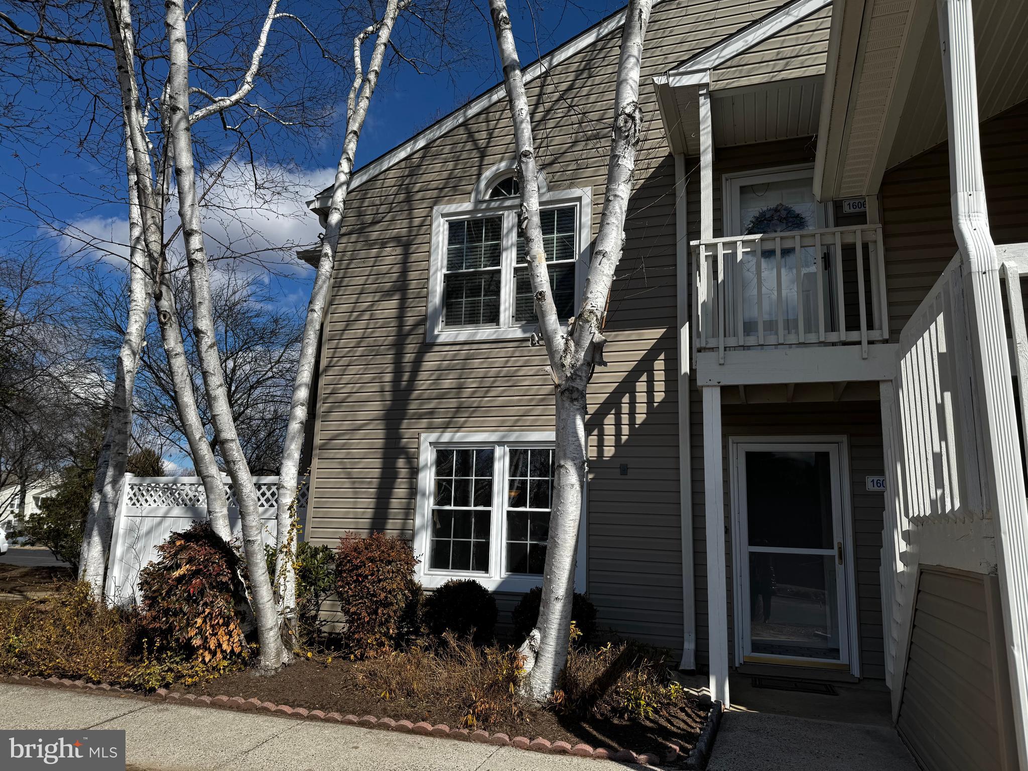 VILLAGE SHIRES - Residential Lease