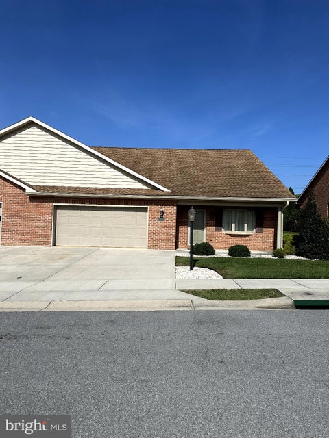 Townhouse For Sale - 13332 Marquise Drive<br/> HAGERSTOWN, MD 21742