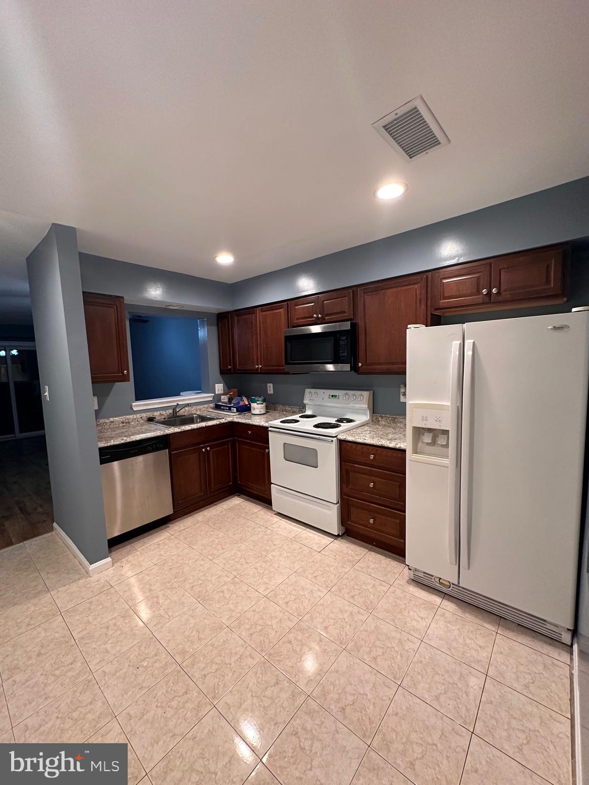 LEE LANDING - Residential Lease