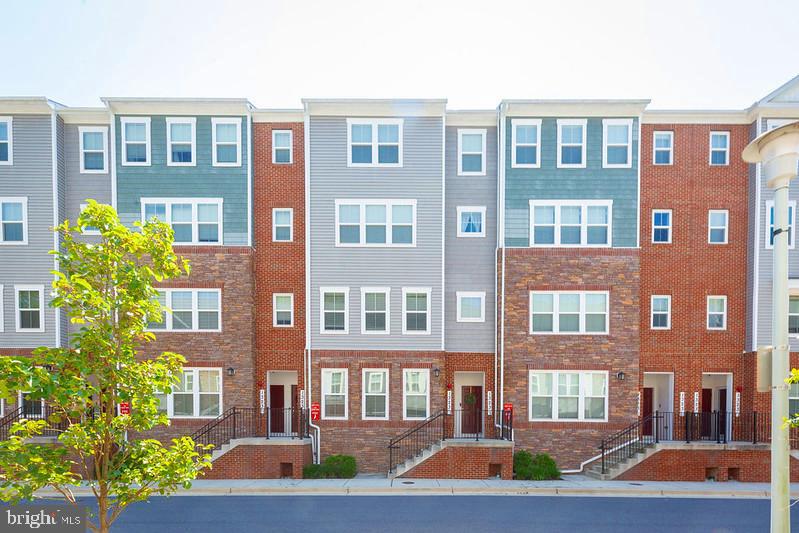 RIVERWALK AT CROFTON - Residential Lease