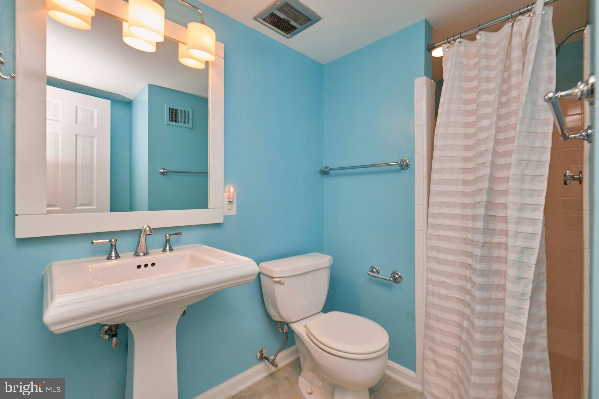 KINGS MANOR - Residential