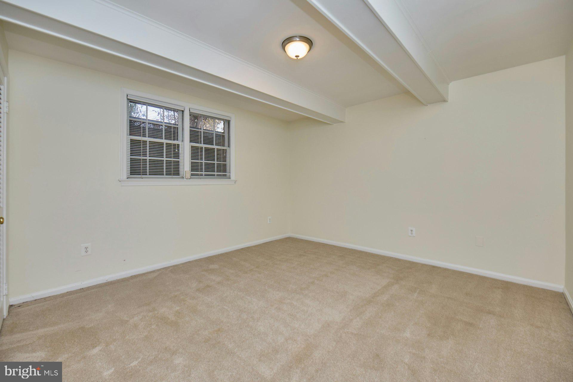 KINGS MANOR - Residential