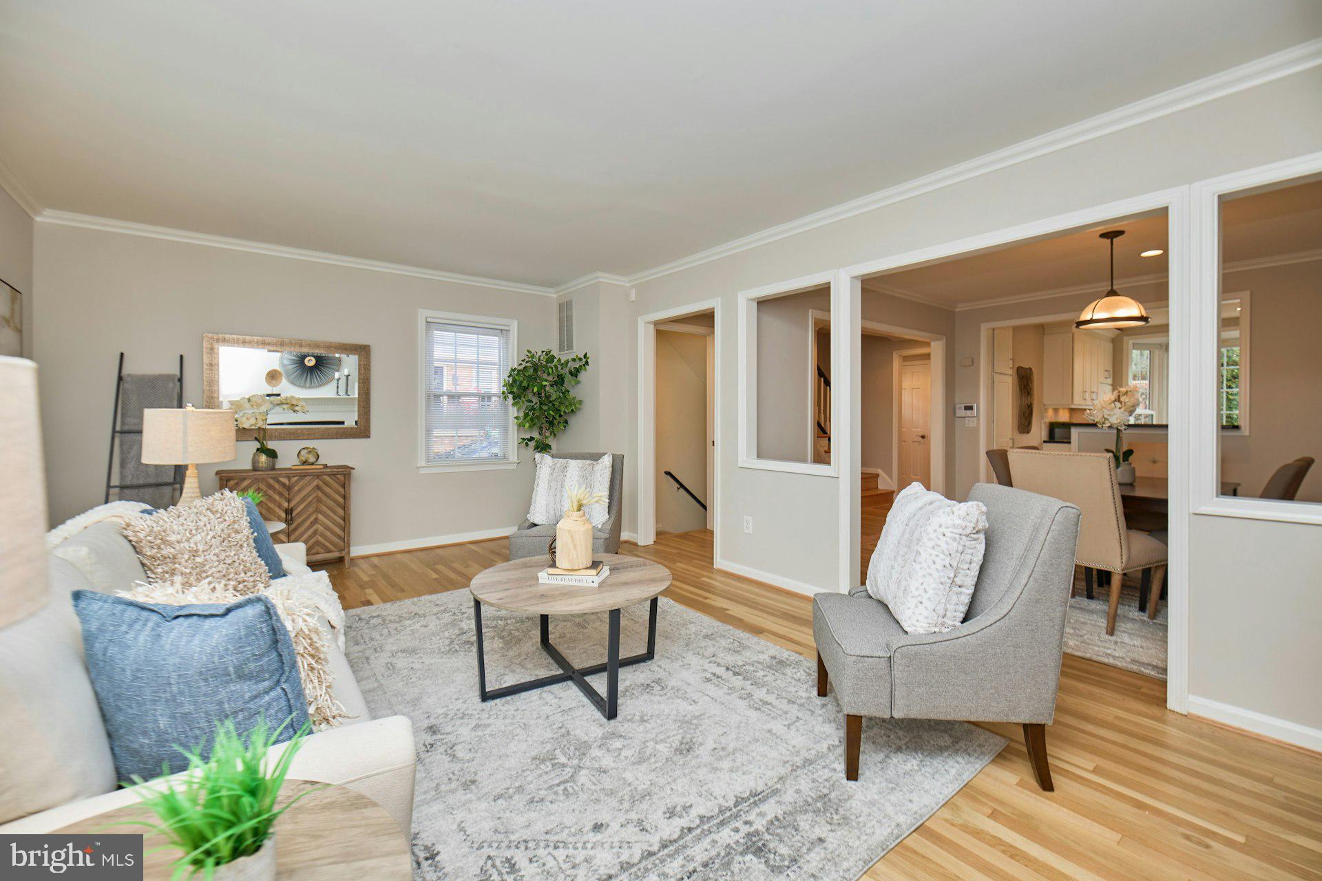 KINGS MANOR - Residential