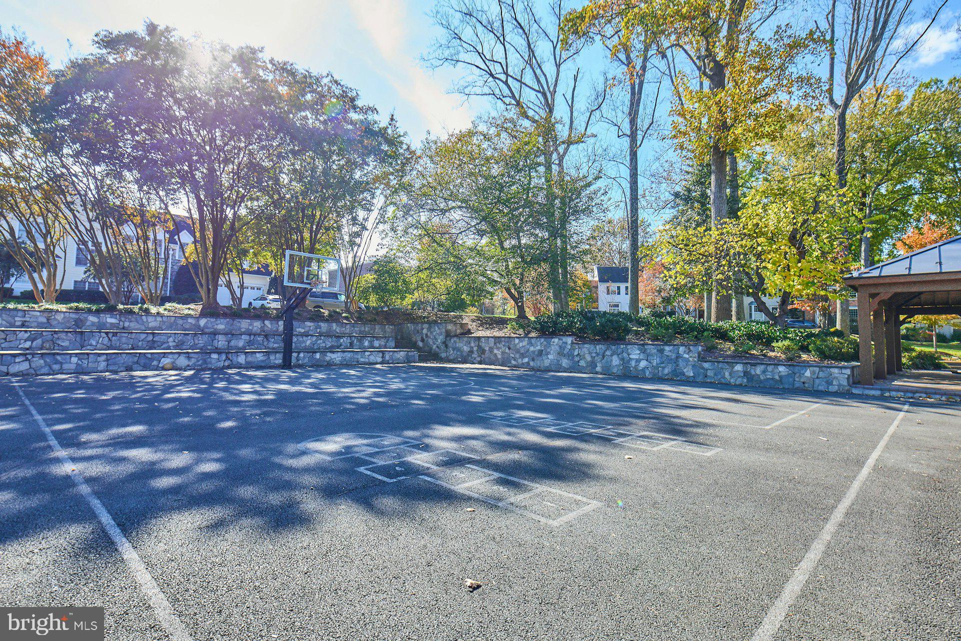 KINGS MANOR - Residential