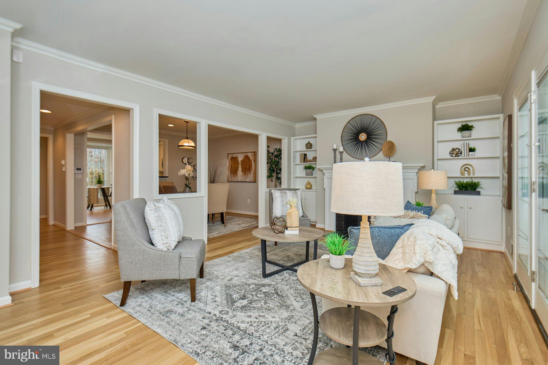 KINGS MANOR - Residential