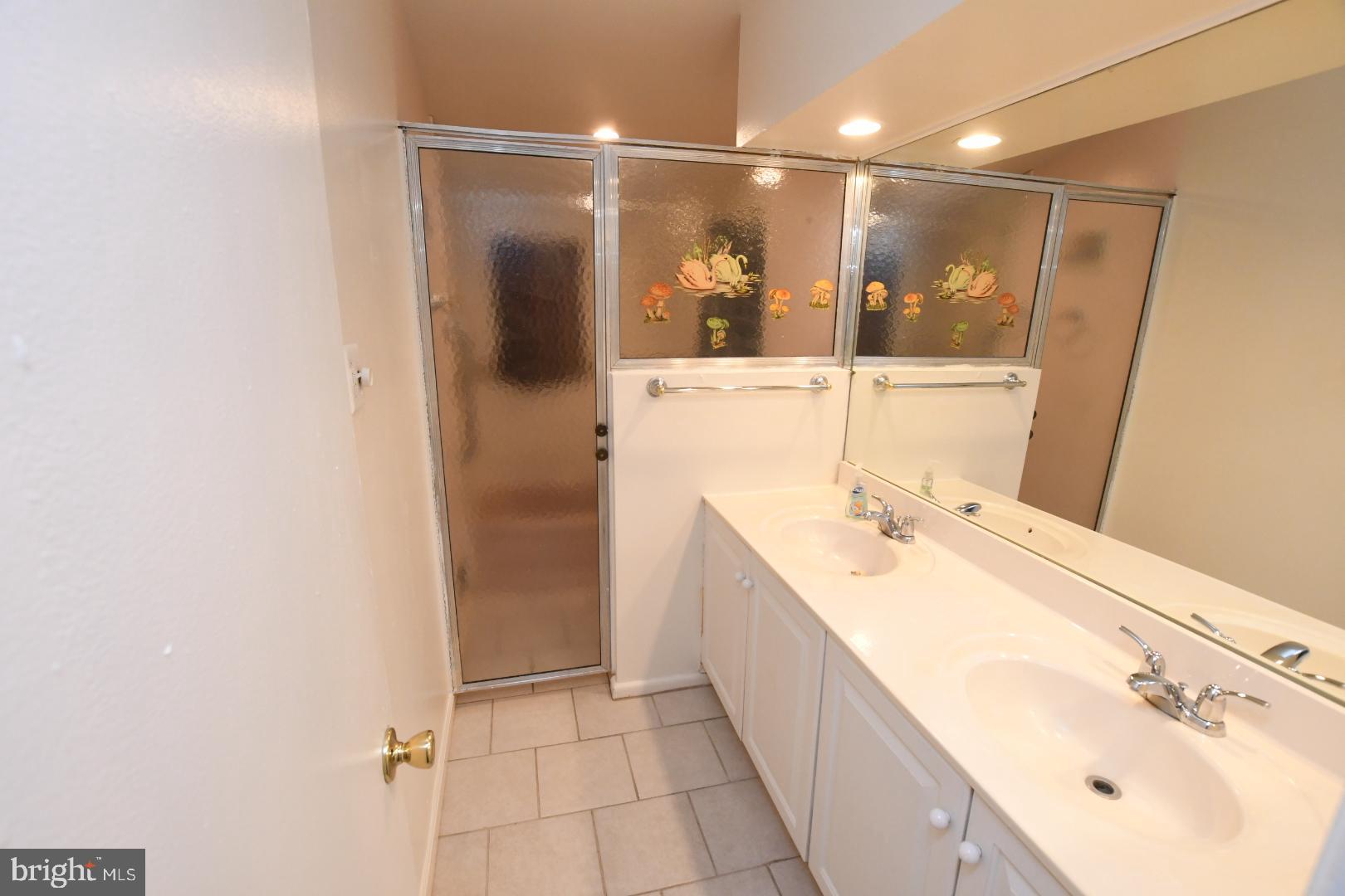 ROBIN HILLS - Residential