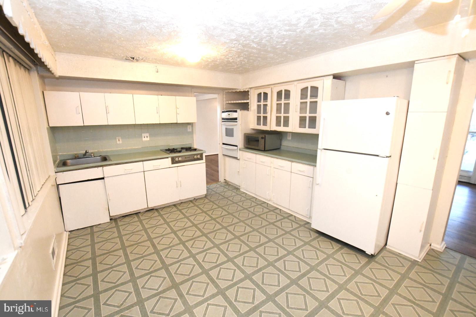 ROBIN HILLS - Residential