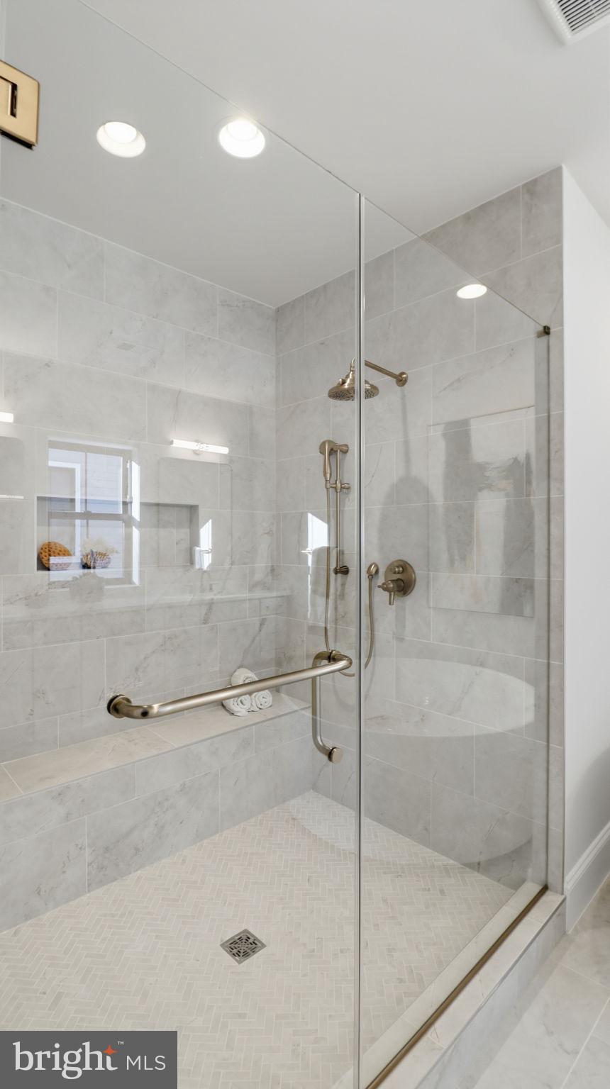 ARLINGTON - Residential