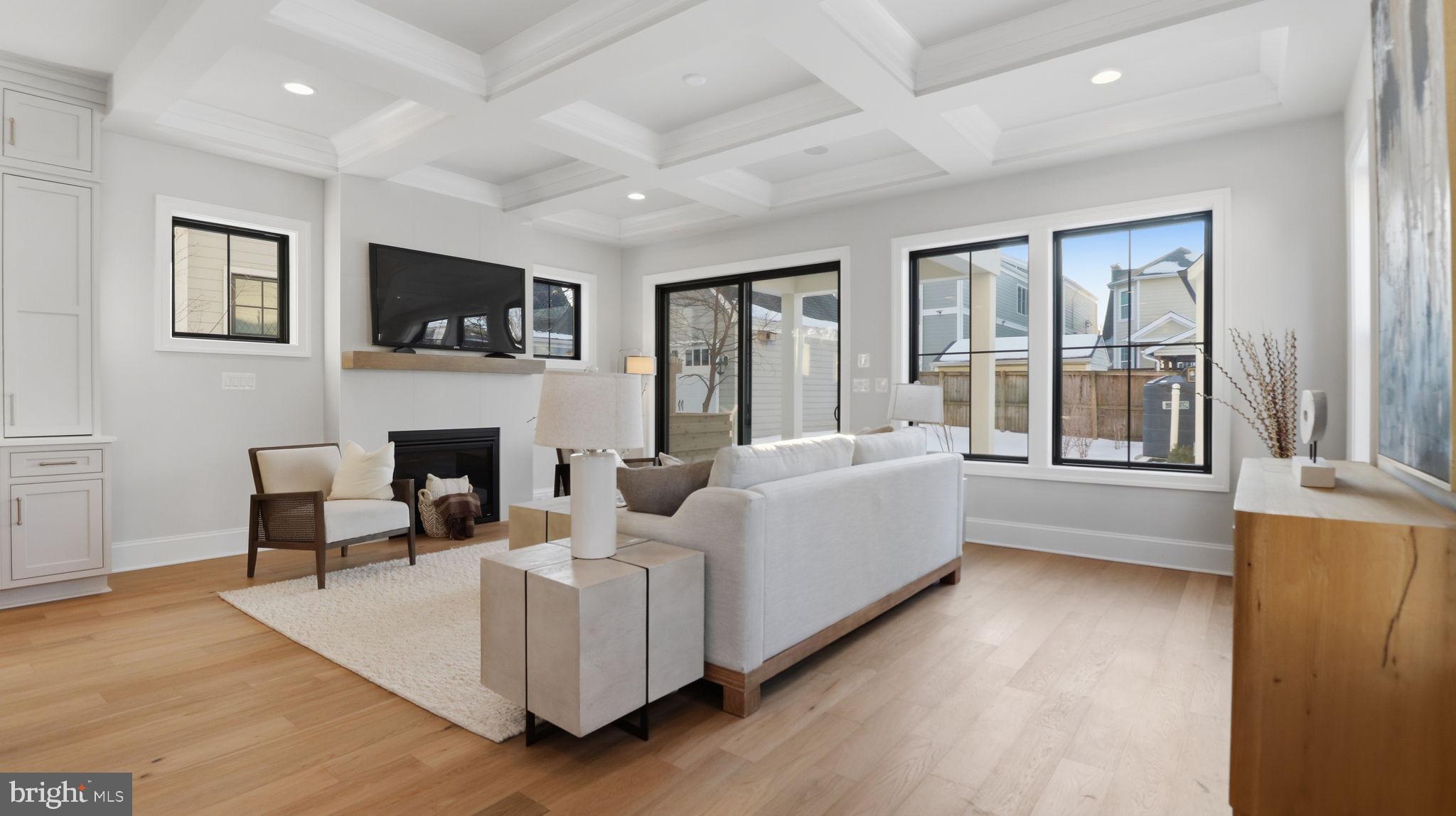 ARLINGTON - Residential