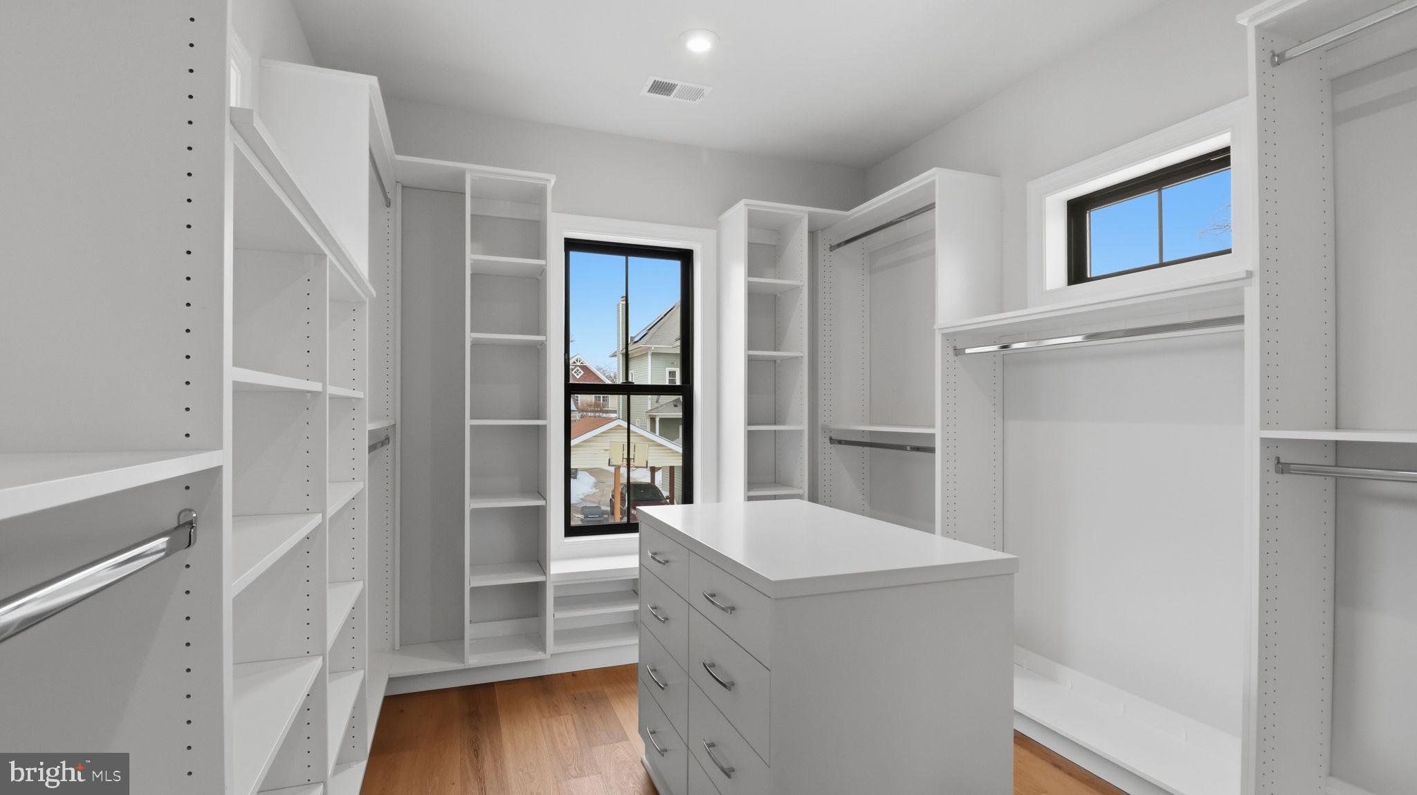 ARLINGTON - Residential