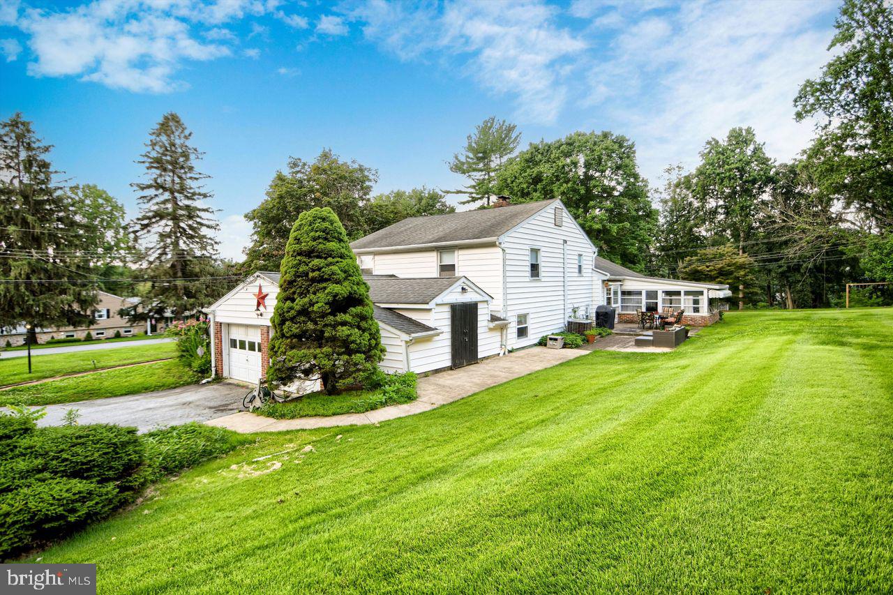 401 LESLIE LANE