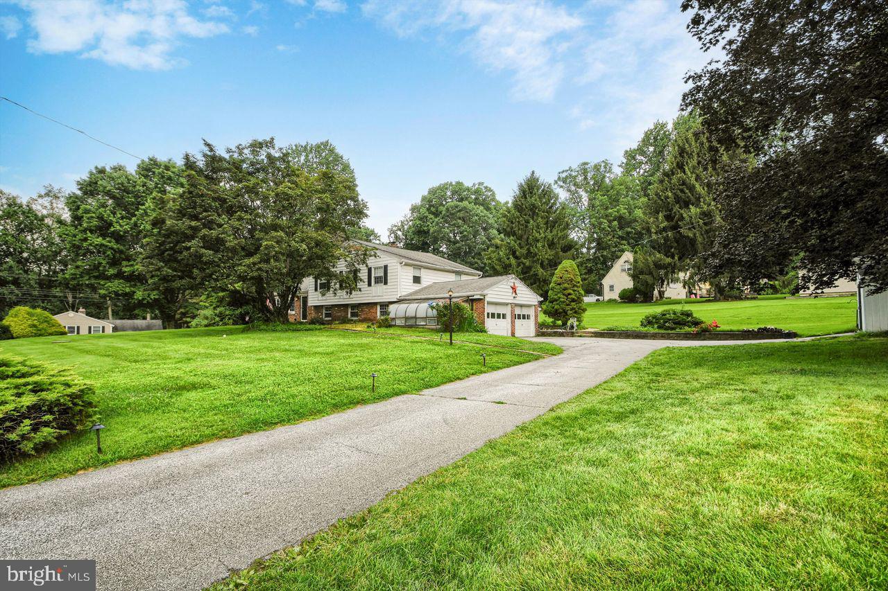401 LESLIE LANE