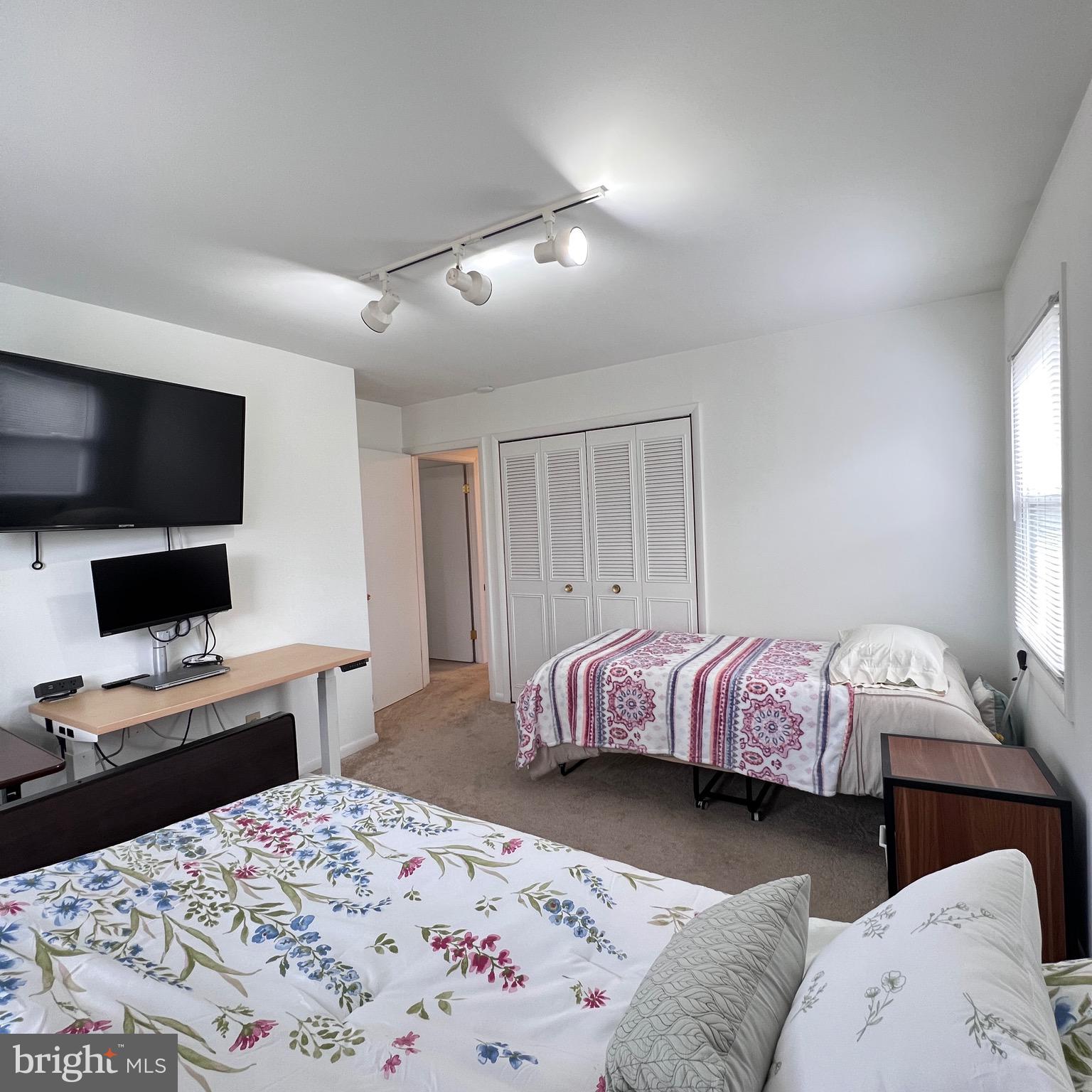 POINTER RIDGE - Residential