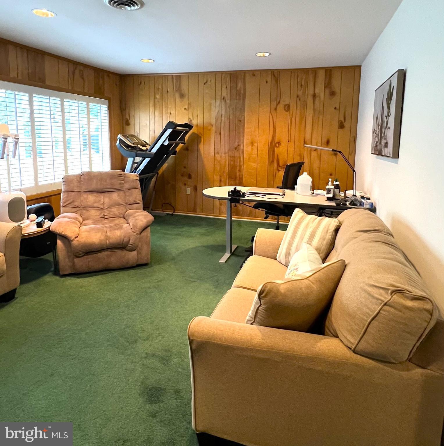 POINTER RIDGE - Residential