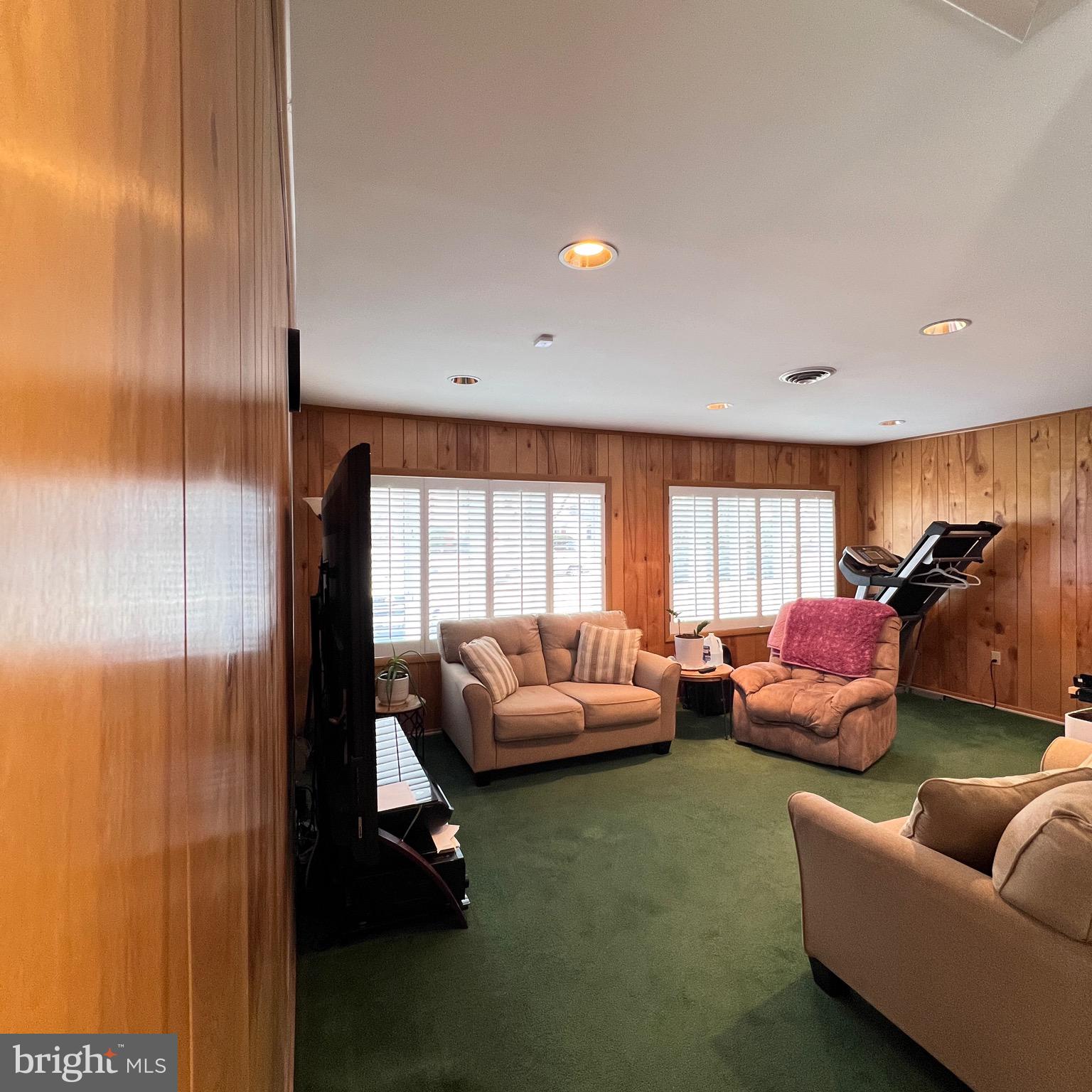 POINTER RIDGE - Residential