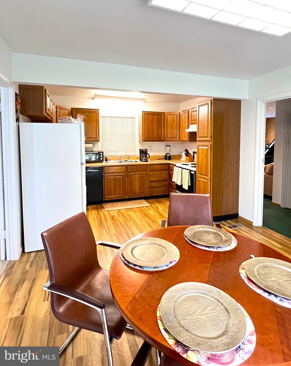 POINTER RIDGE - Residential