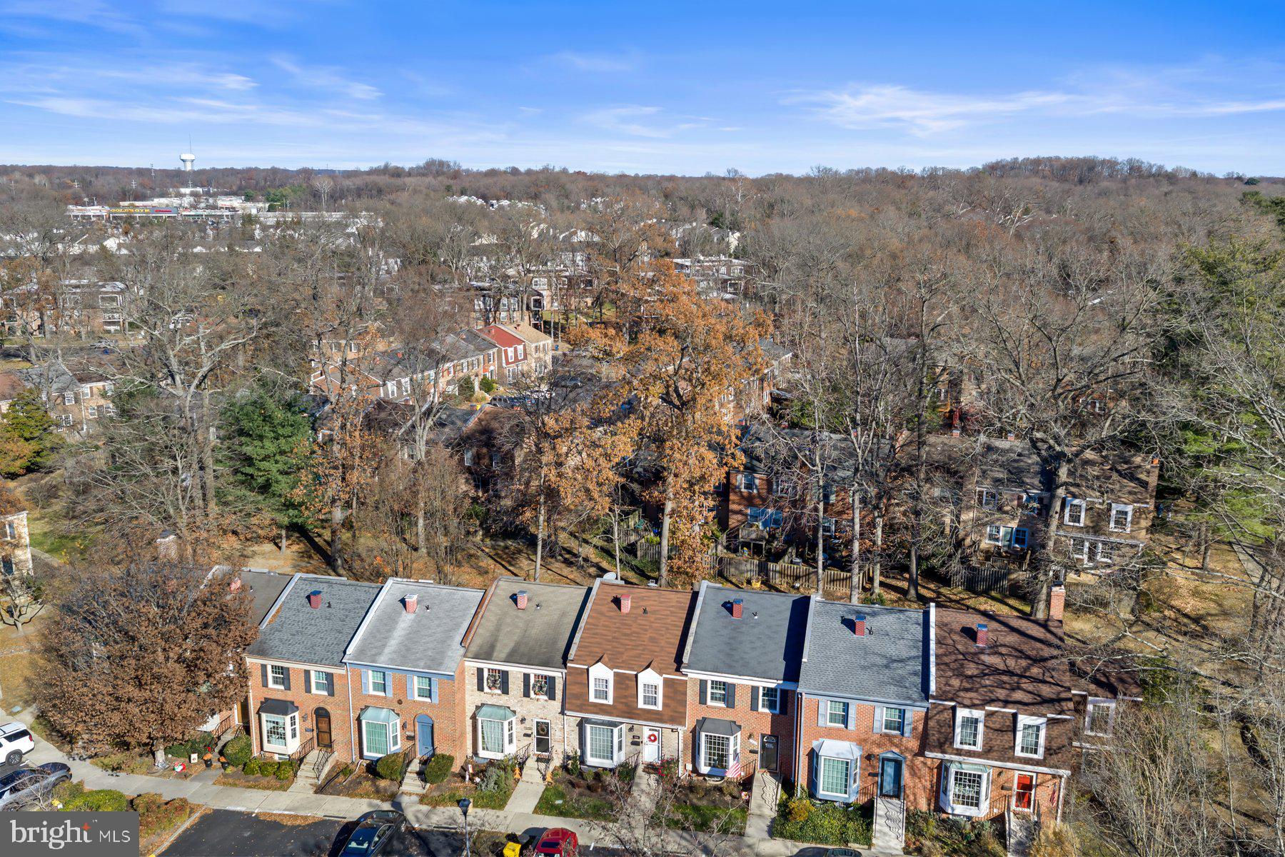 LAKE LOUISE - Residential Lease