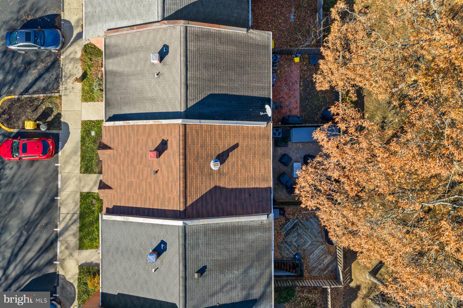 LAKE LOUISE - Residential Lease