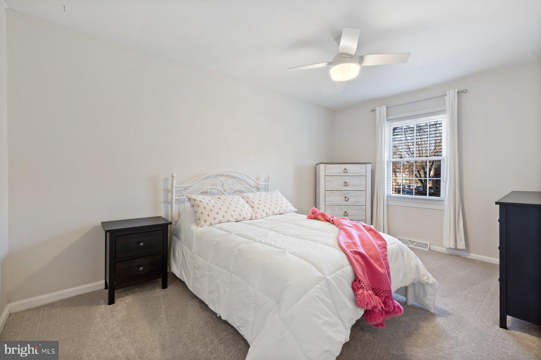 LAKE LOUISE - Residential Lease