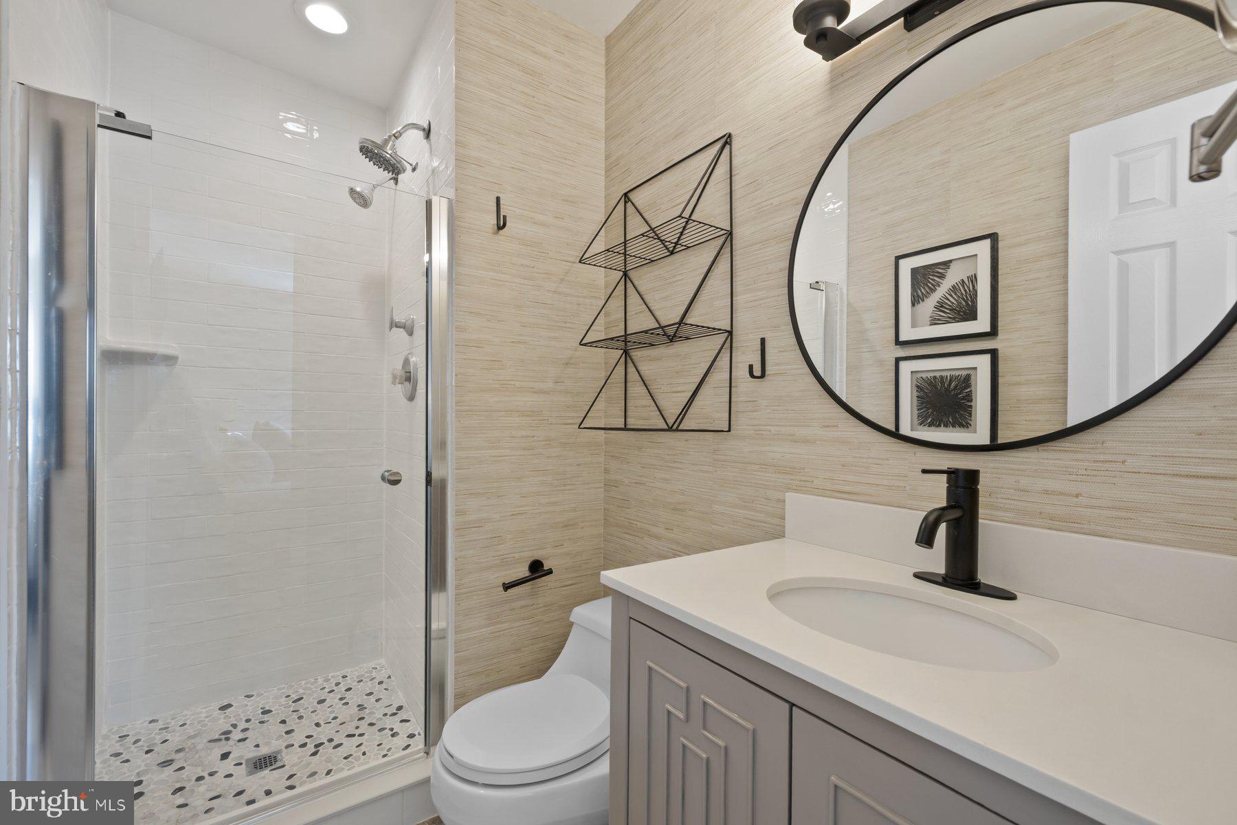 LAKE LOUISE - Residential Lease