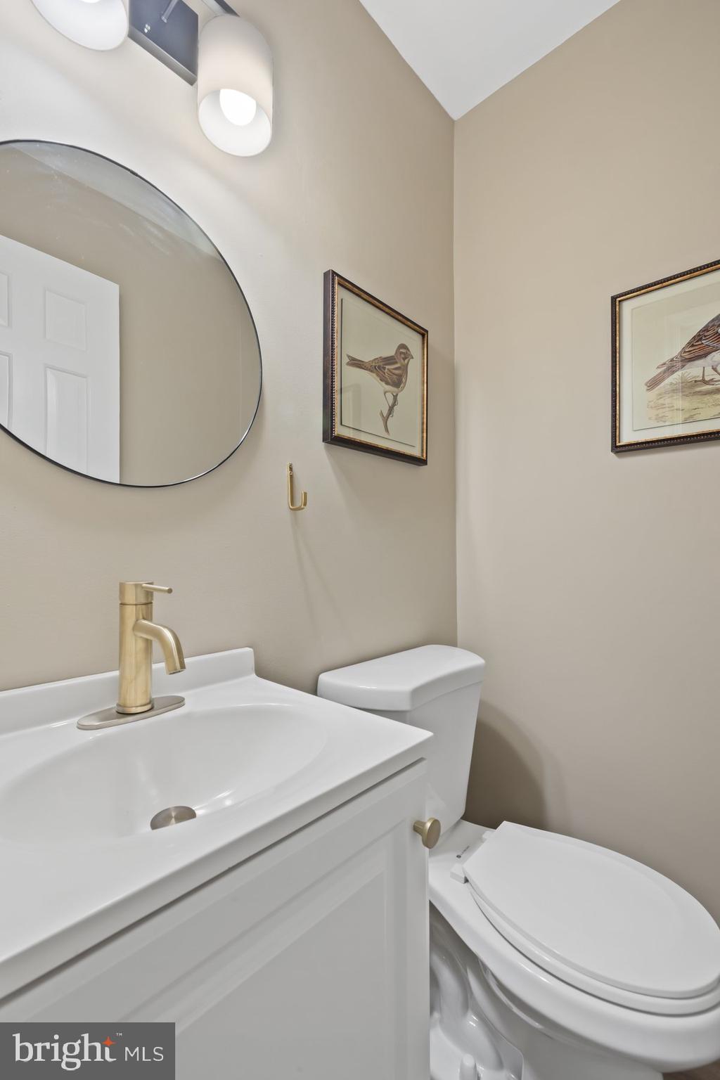 LAKE LOUISE - Residential Lease