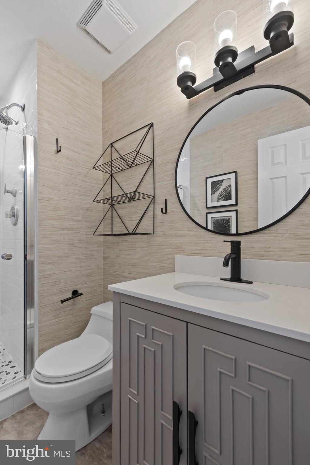 LAKE LOUISE - Residential Lease