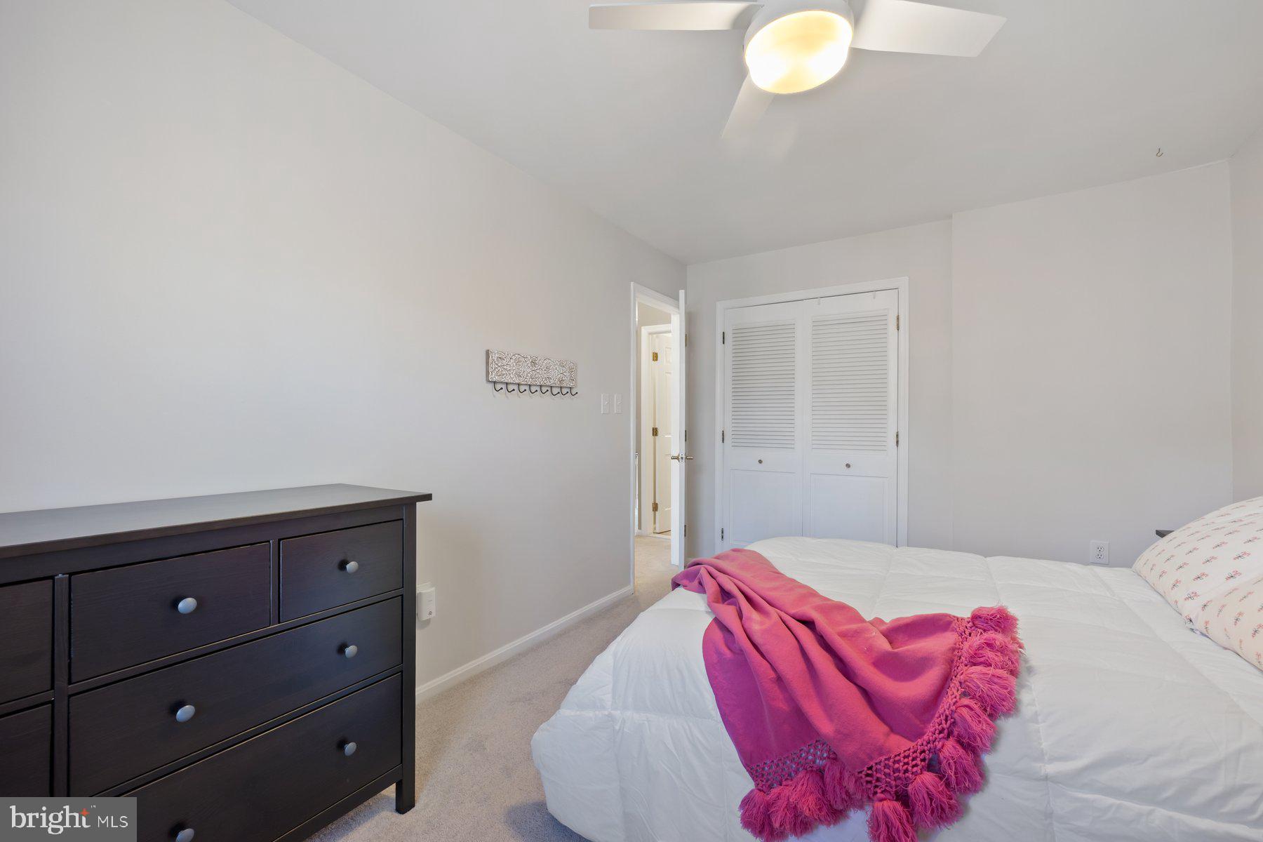 LAKE LOUISE - Residential Lease