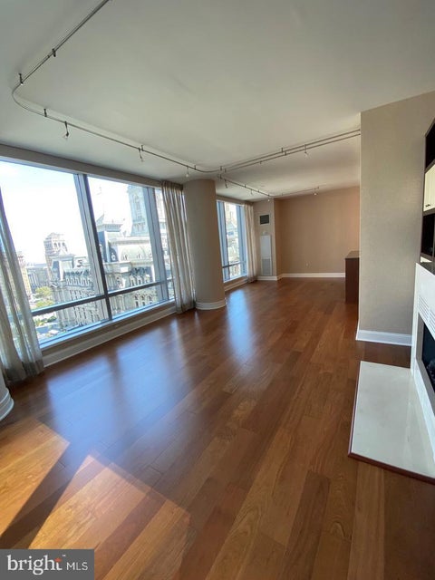 Condo For Rent - 1414 S Penn Square #15F<br/> PHILADELPHIA, PA 19102