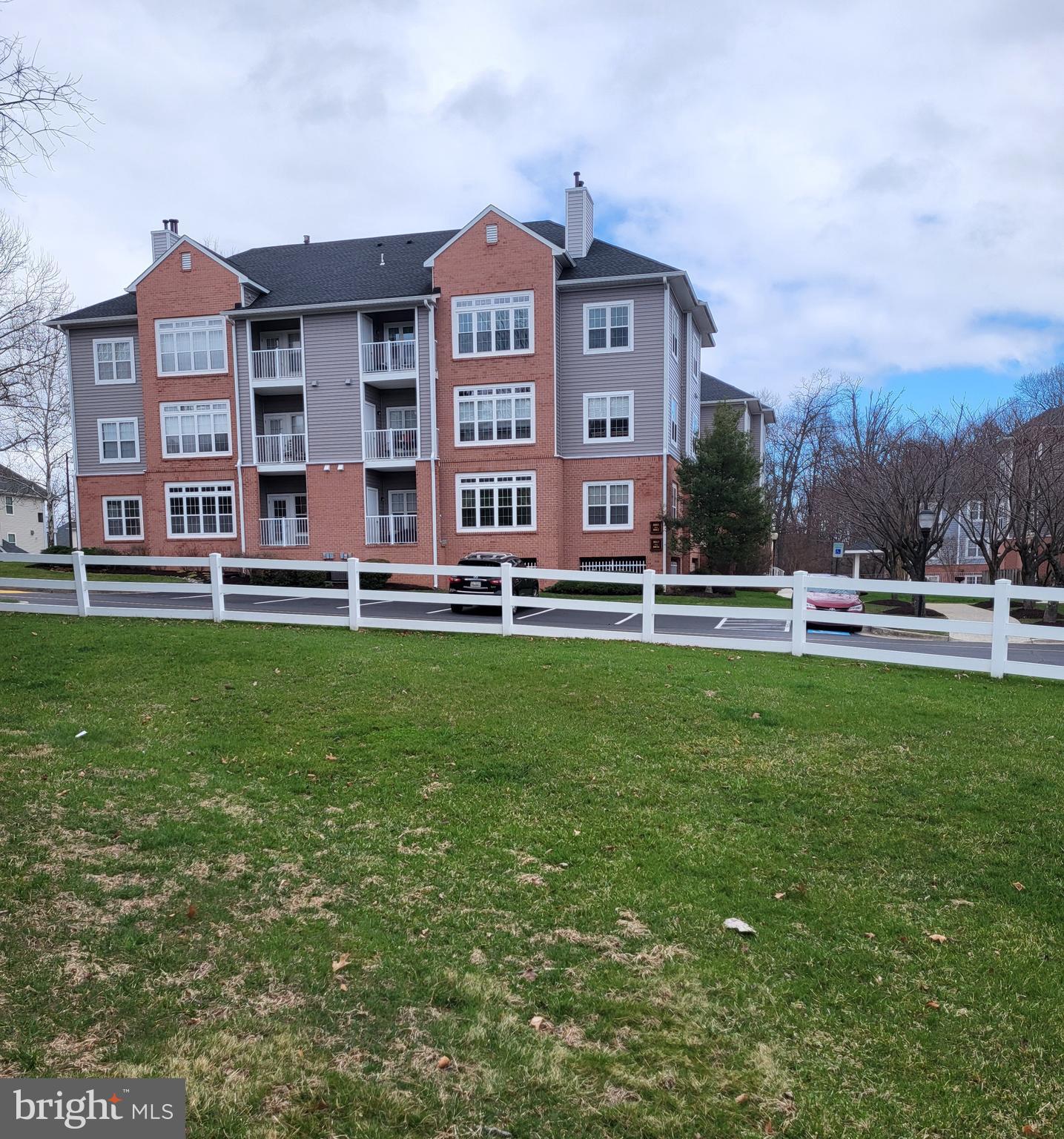 SPRING MILL - Residential