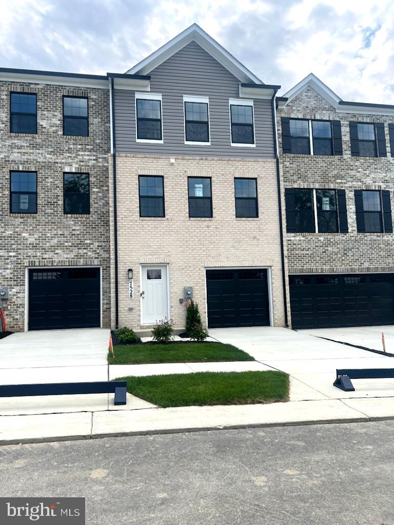 CALM RETREAT - Residential Lease