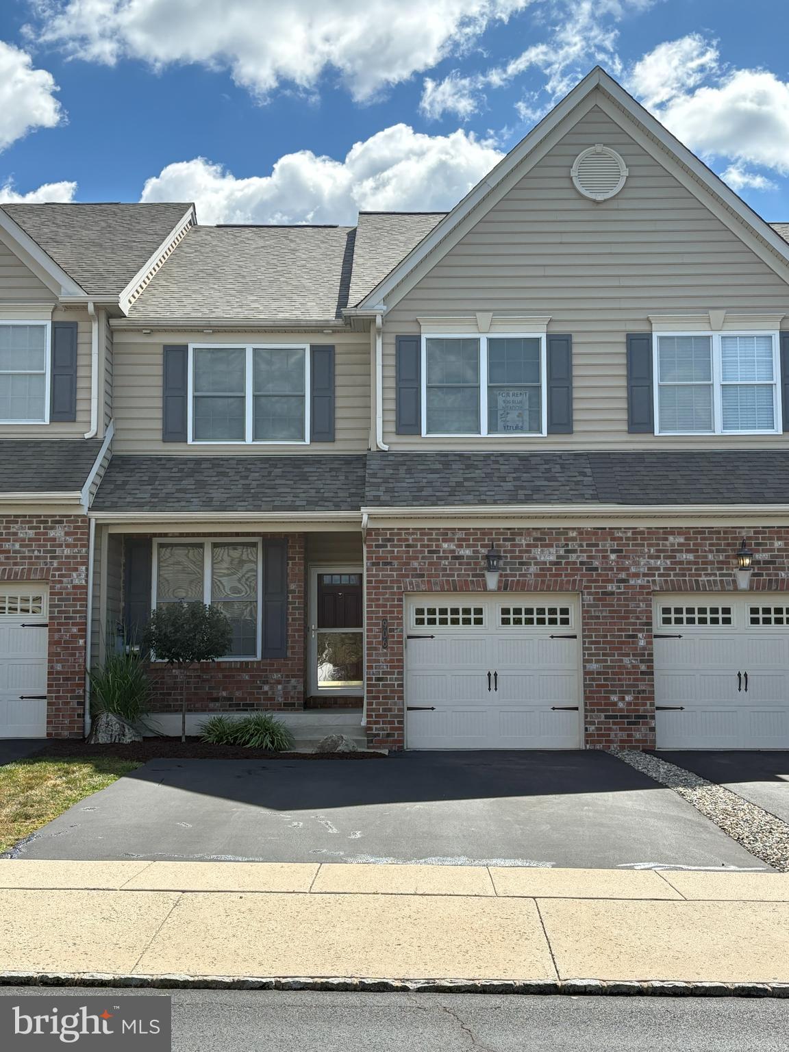 VILLAGE OF CARALEA - Residential Lease