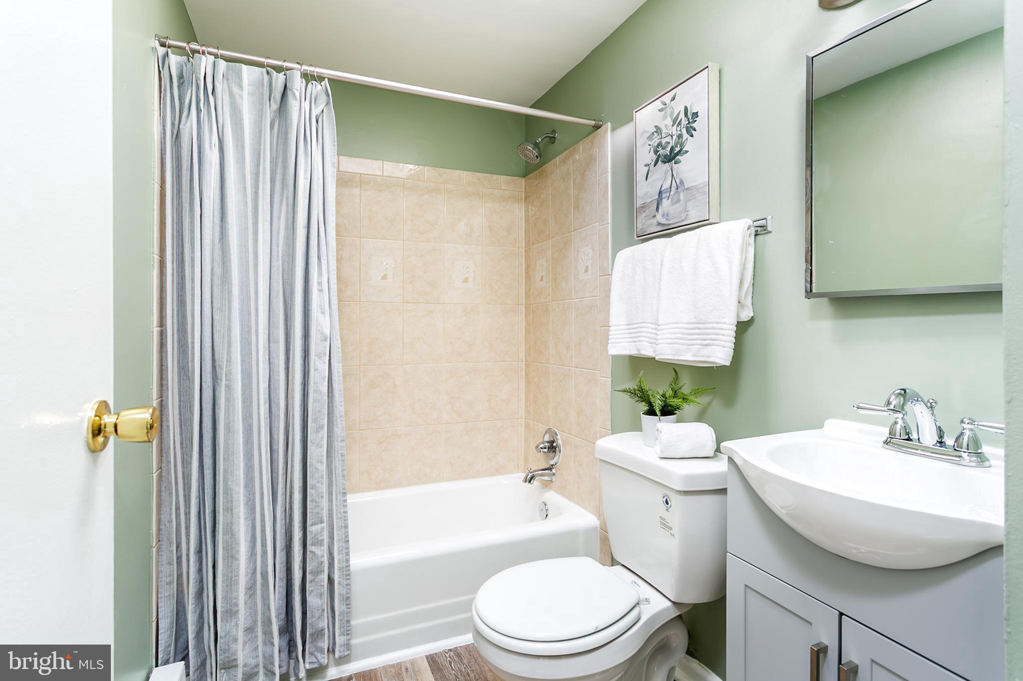 LANDSDOWNE - Residential