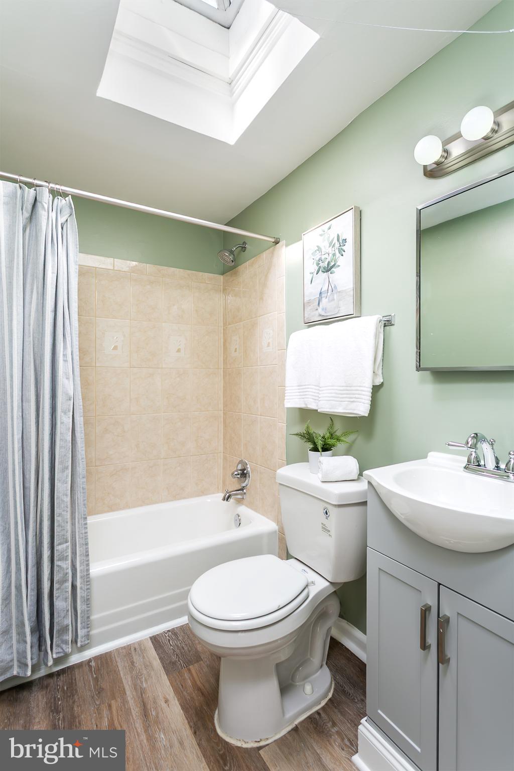 LANDSDOWNE - Residential