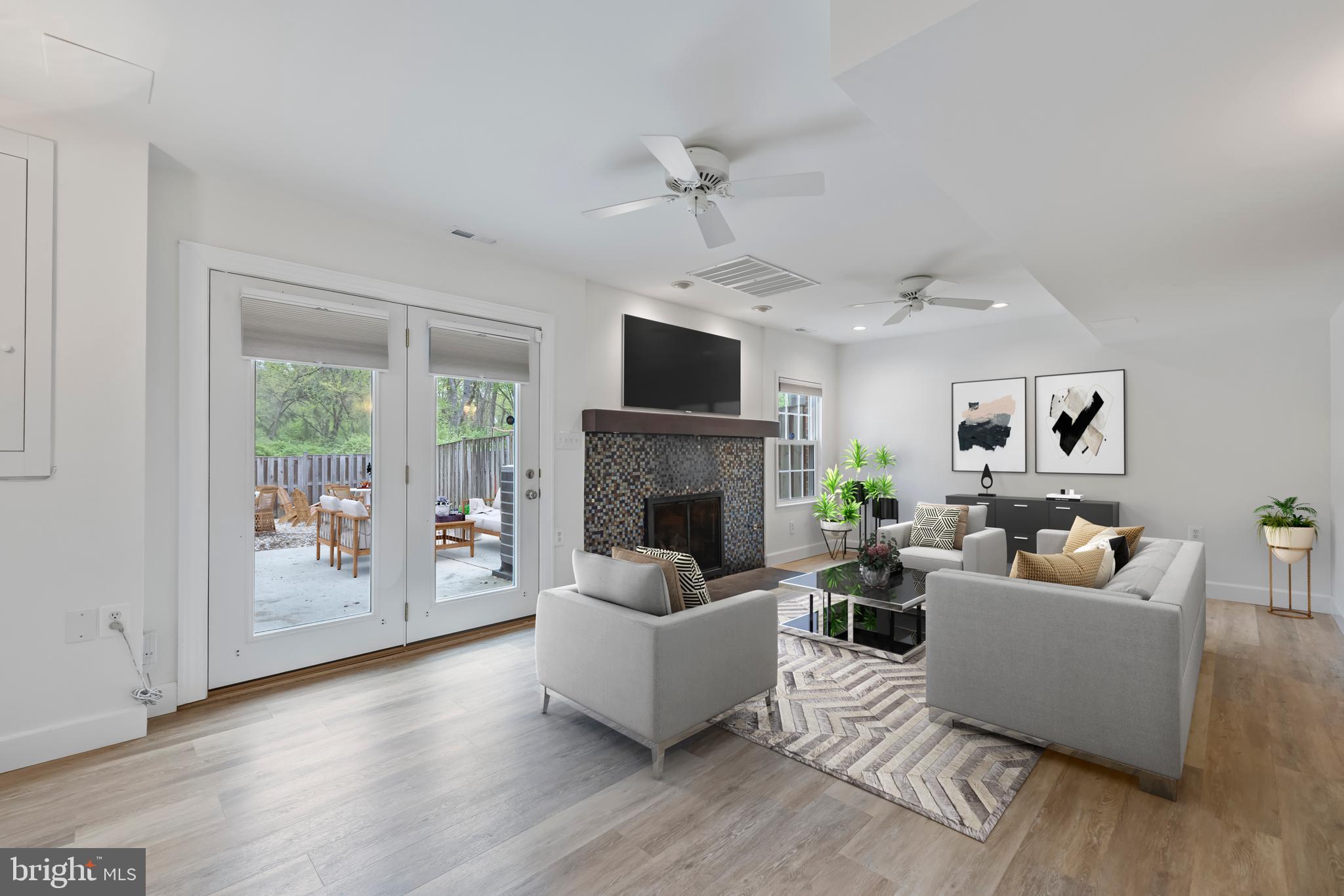 TOWNES OF MOOREFIELD - Residential