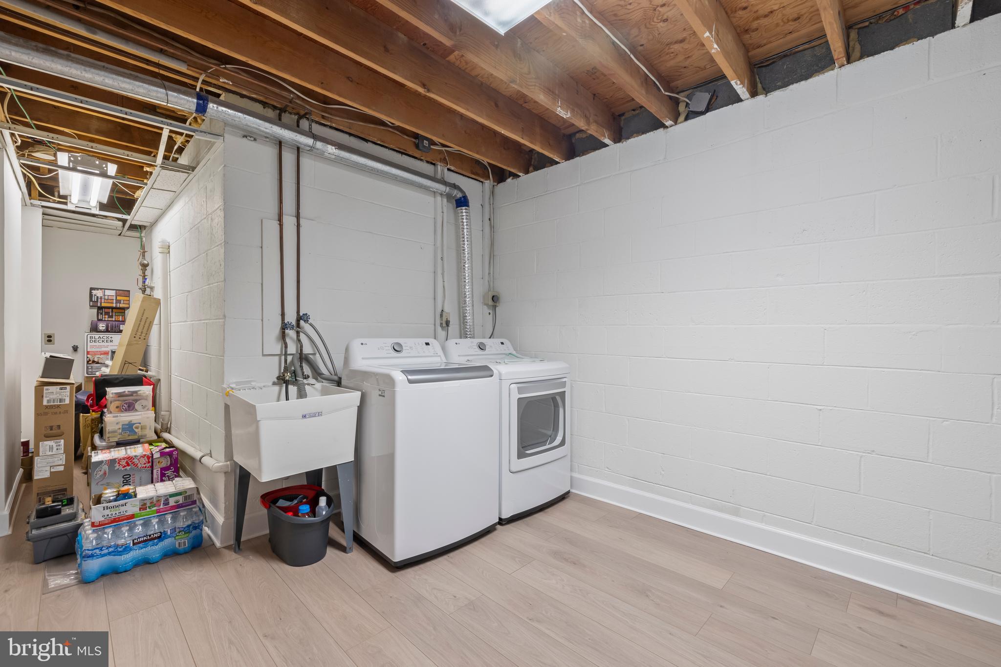 TOWNES OF MOOREFIELD - Residential