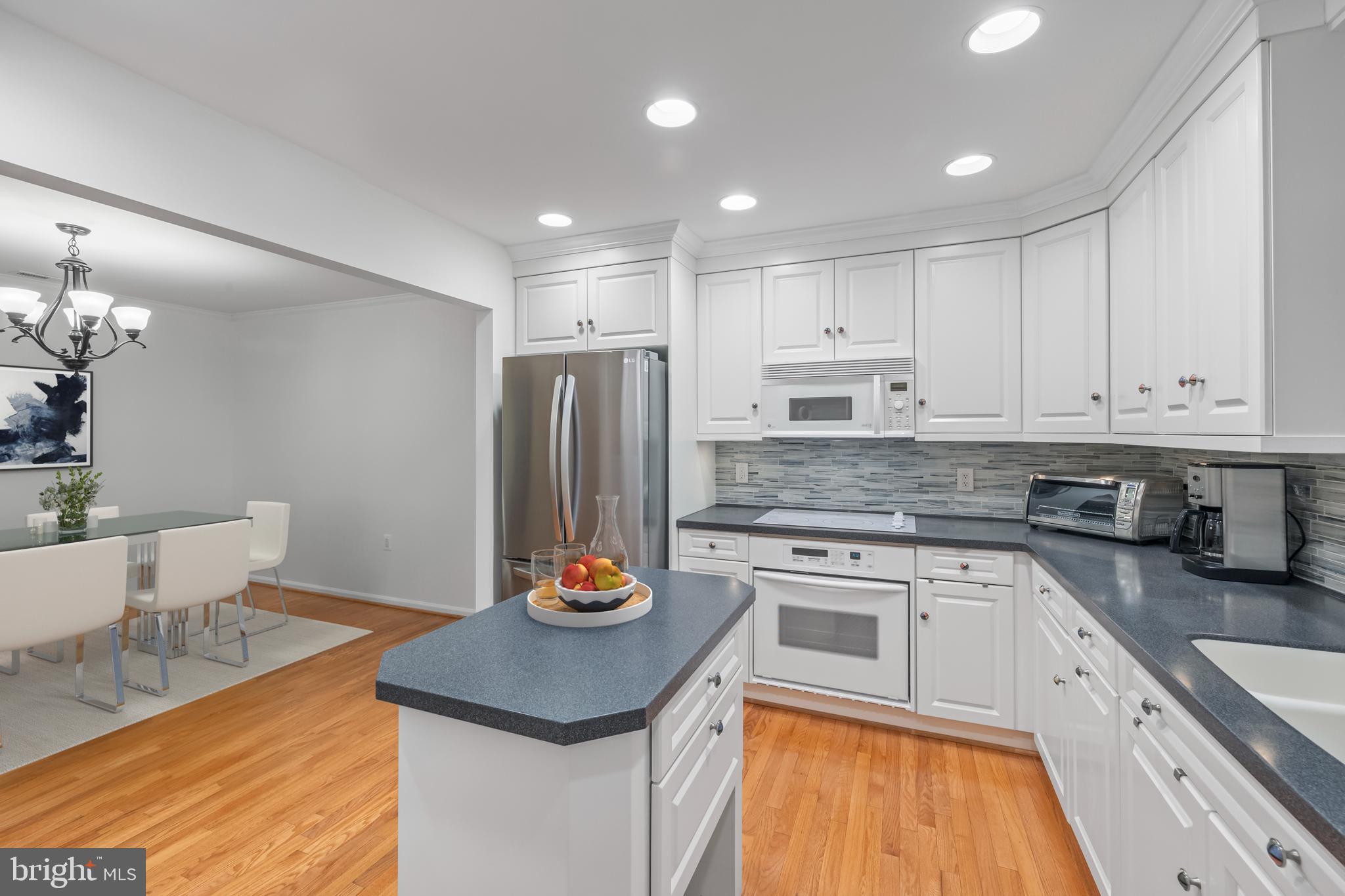 TOWNES OF MOOREFIELD - Residential