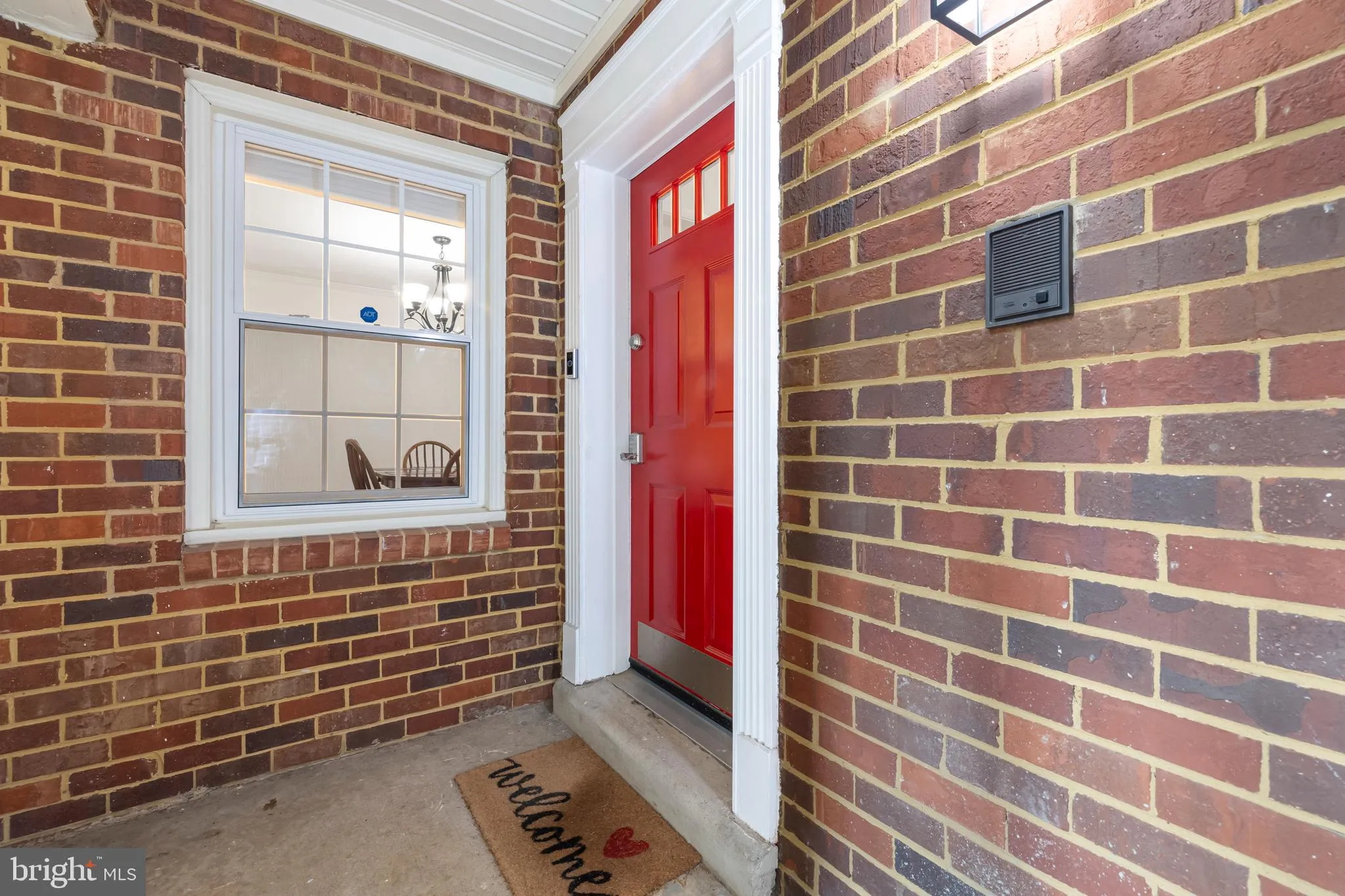 Vienna, Virginia 22180, United States, 3 Bedrooms Bedrooms, ,4 BathroomsBathrooms,Residential,Pending,115837