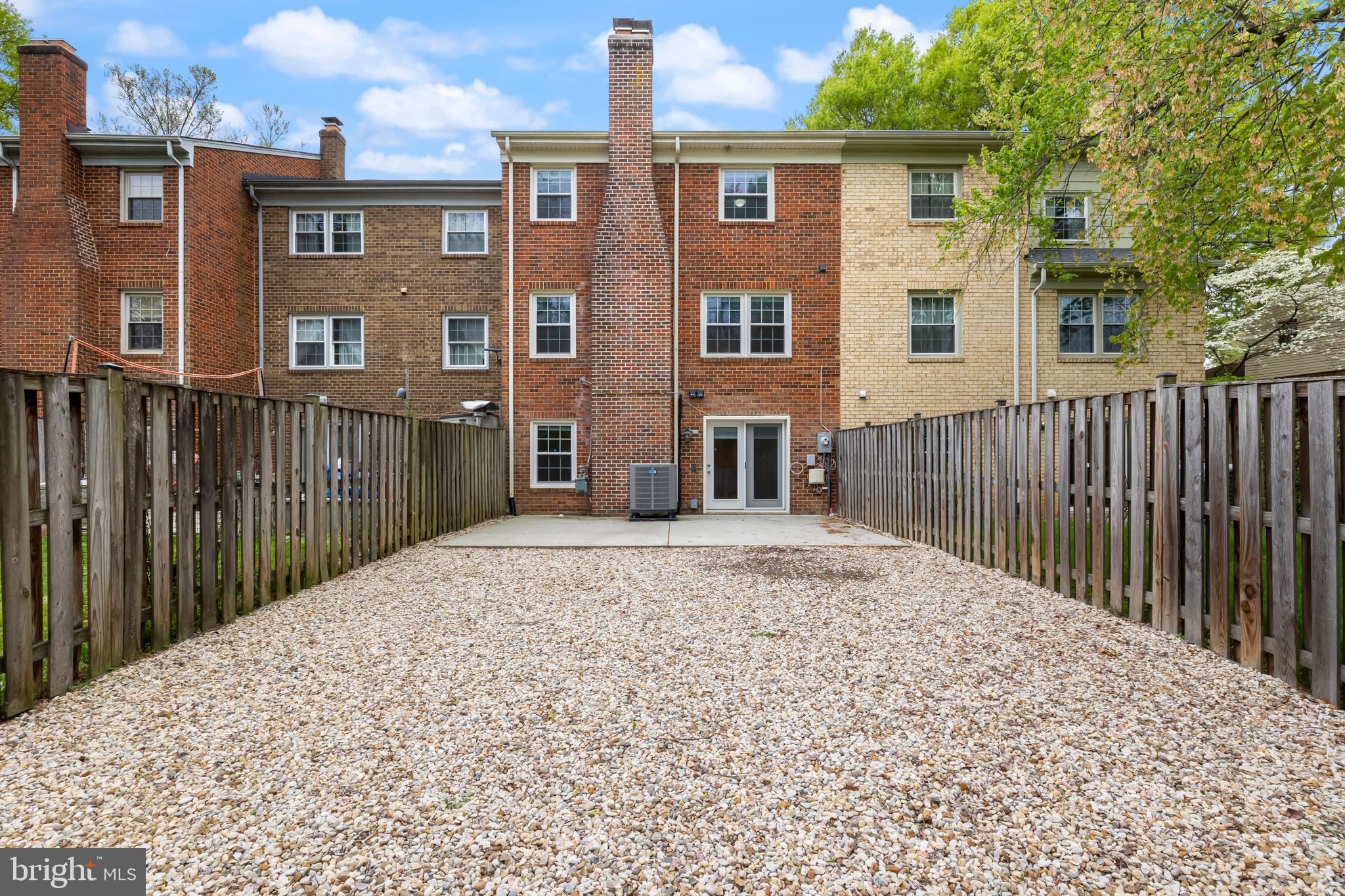 TOWNES OF MOOREFIELD - Residential