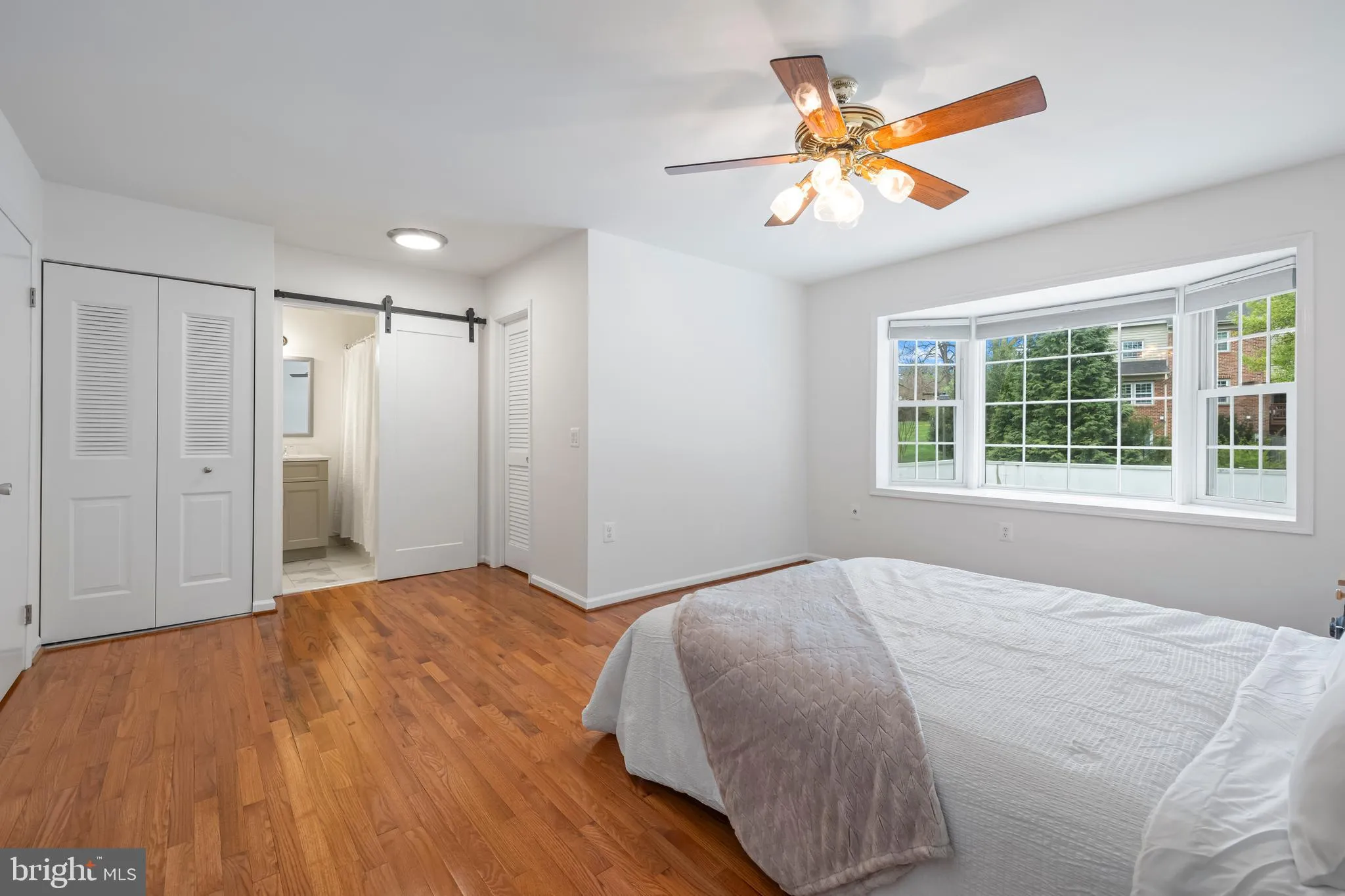 Vienna, Virginia 22180, United States, 3 Bedrooms Bedrooms, ,4 BathroomsBathrooms,Residential,Pending,115837