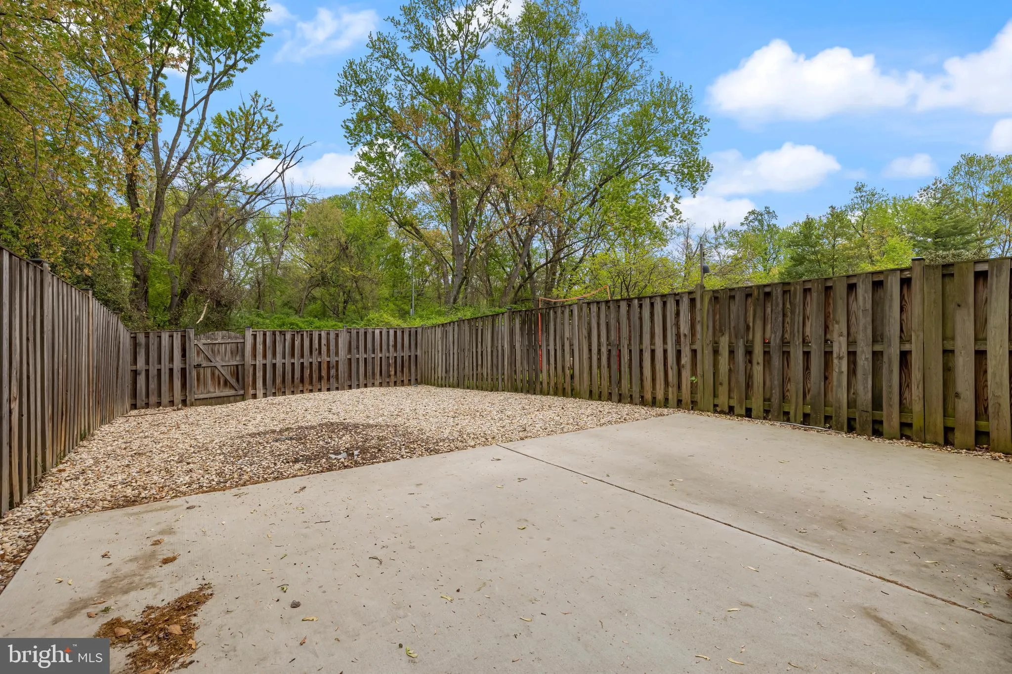 Vienna, Virginia 22180, United States, 3 Bedrooms Bedrooms, ,4 BathroomsBathrooms,Residential,Pending,115837