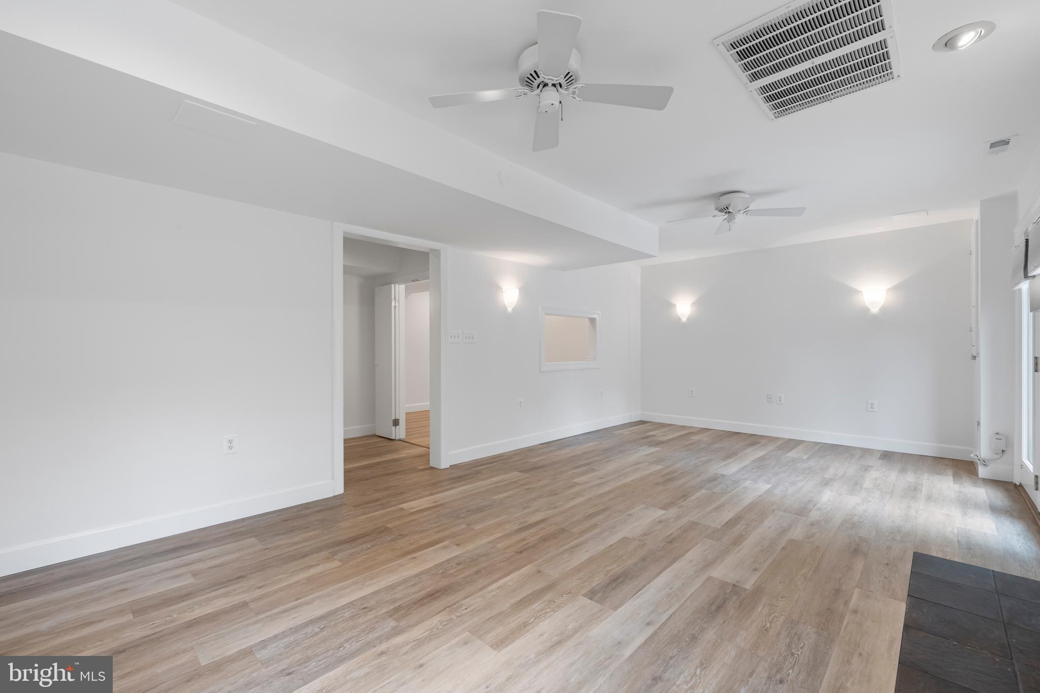 TOWNES OF MOOREFIELD - Residential