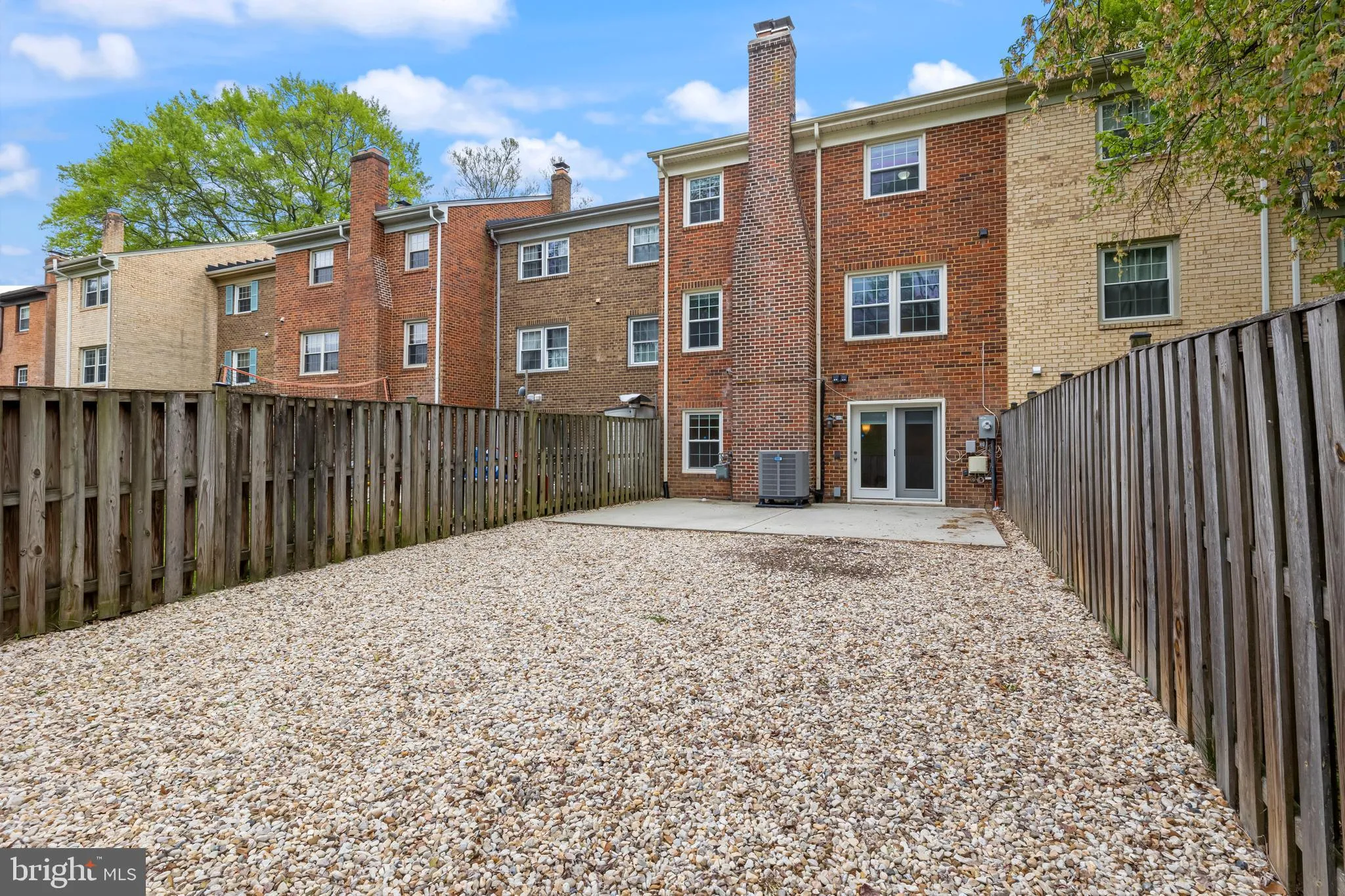 Vienna, Virginia 22180, United States, 3 Bedrooms Bedrooms, ,4 BathroomsBathrooms,Residential,Pending,115837