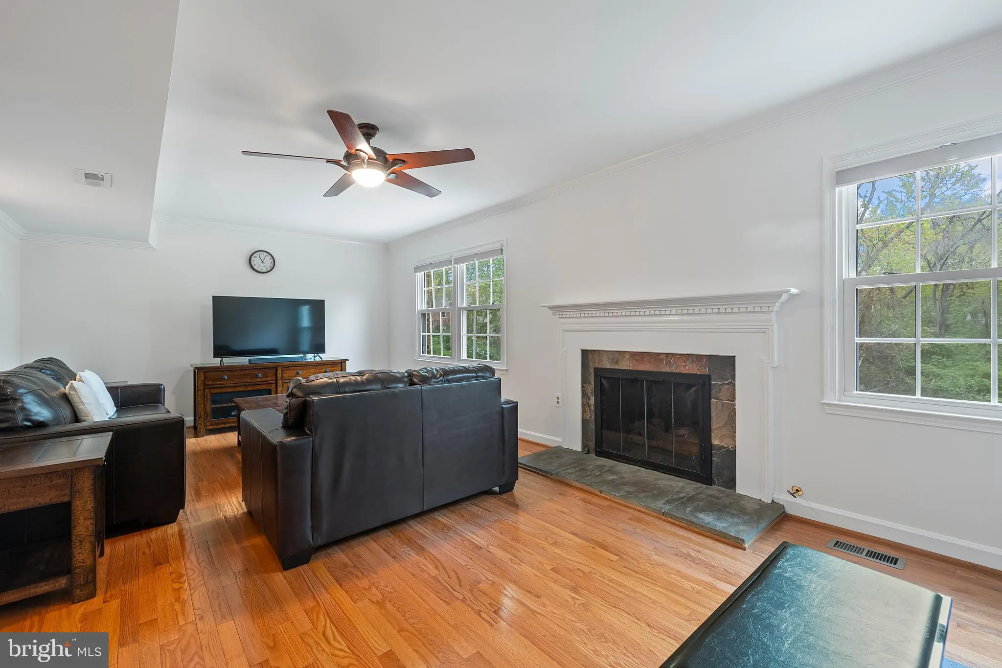 Vienna, Virginia 22180, United States, 3 Bedrooms Bedrooms, ,4 BathroomsBathrooms,Residential,Pending,115837