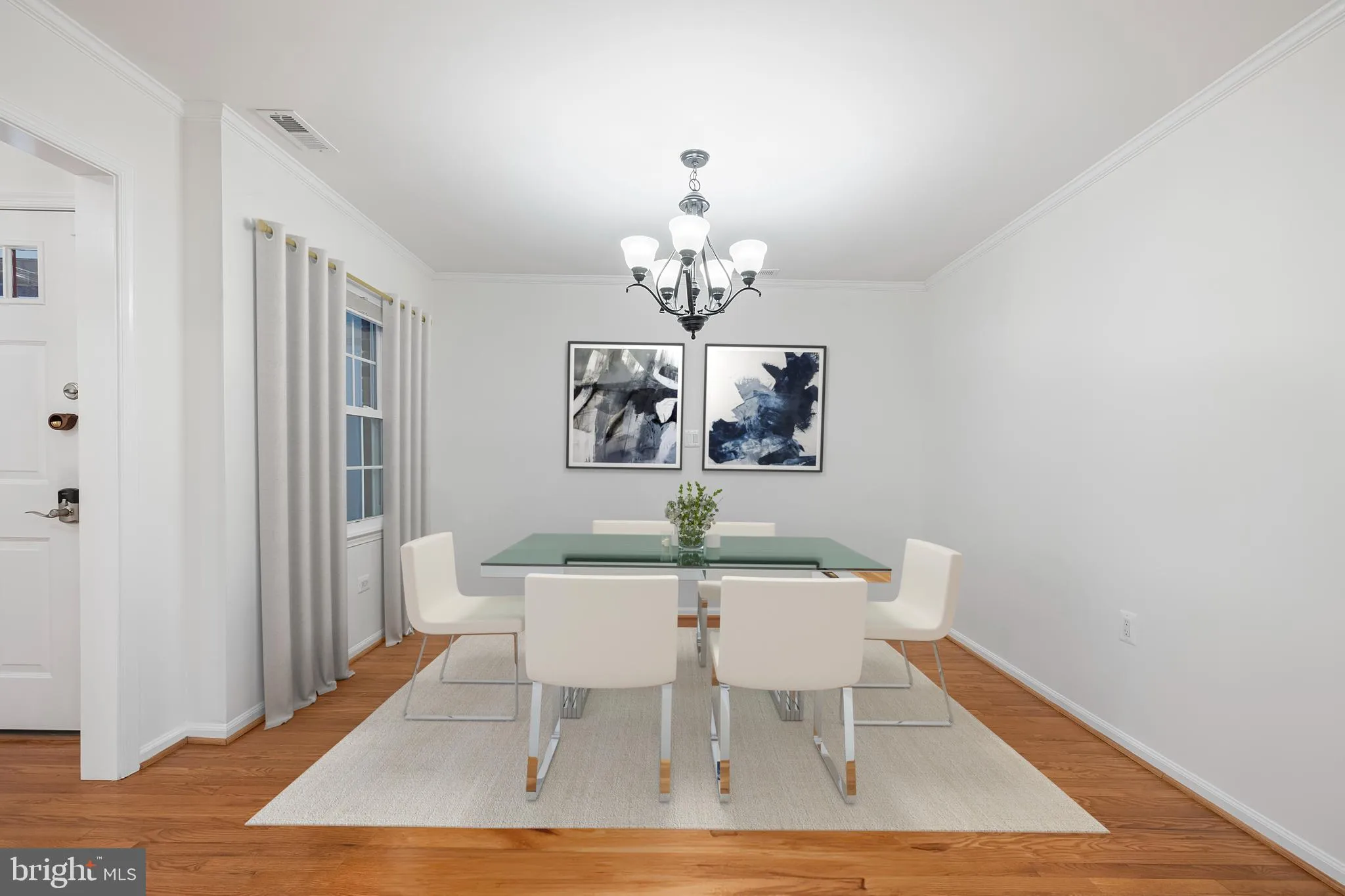 Vienna, Virginia 22180, United States, 3 Bedrooms Bedrooms, ,4 BathroomsBathrooms,Residential,Pending,115837