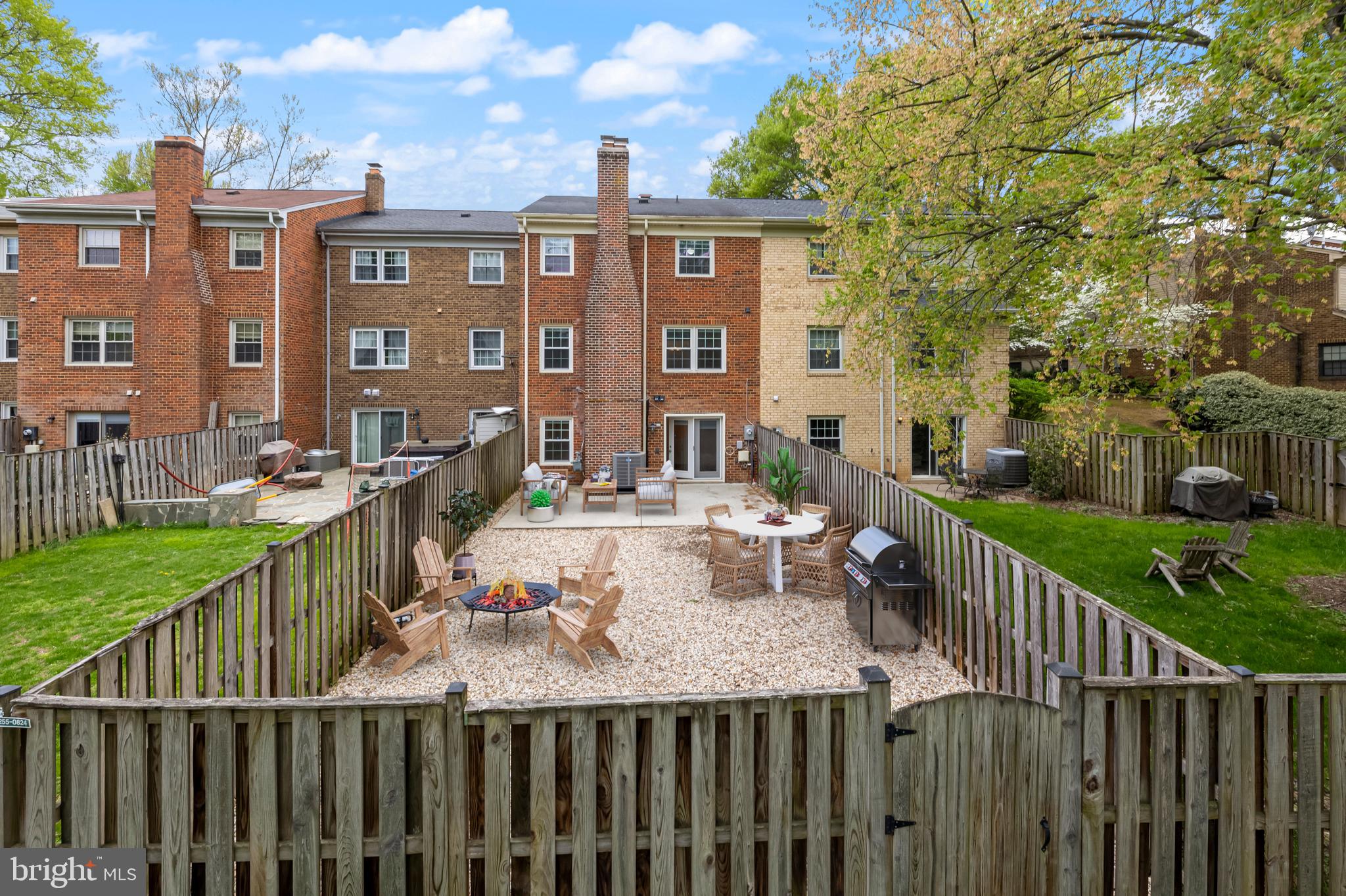 TOWNES OF MOOREFIELD - Residential